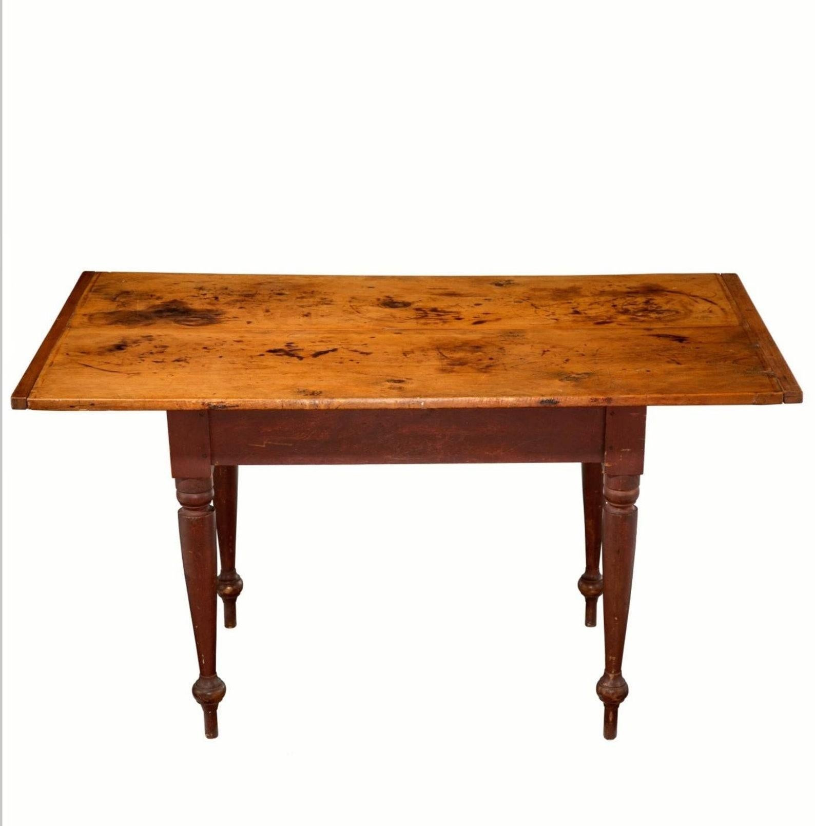 Early 19th Century American Farmhouse Harvest Work Table In Good Condition For Sale In Forney, TX