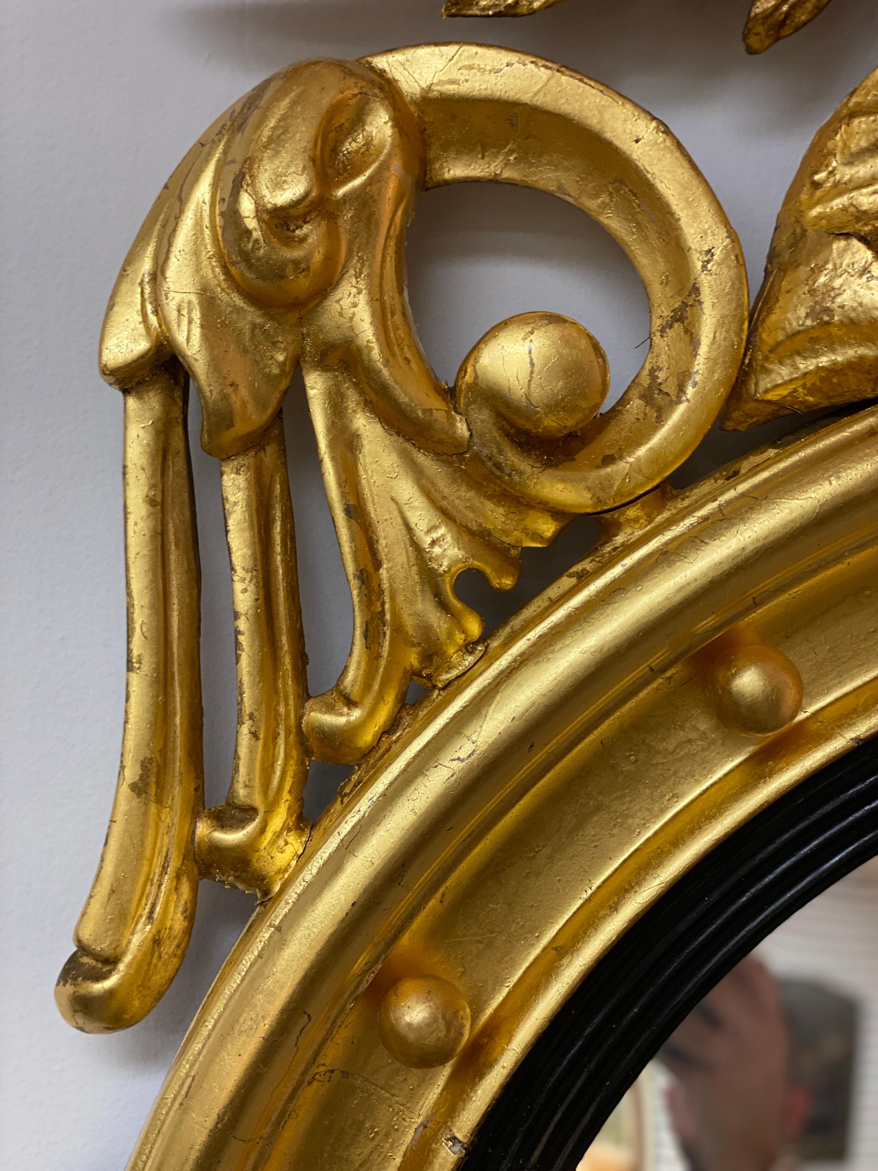 Early 19th Century American Federal Gilt Convex Eagle Mirror In Good Condition In Nashville, TN