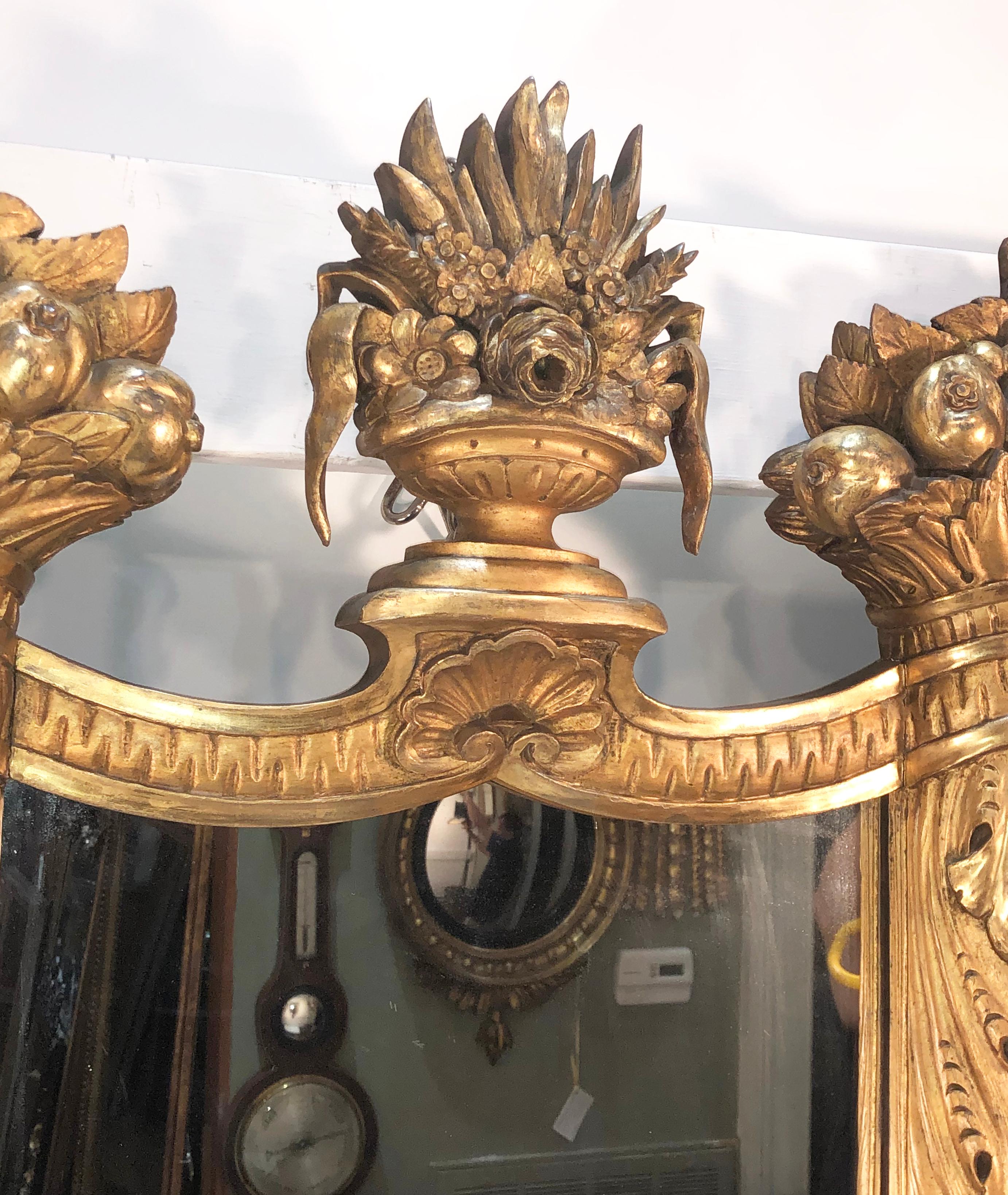 Early 19th Century American Federal Gilt Wood Mirror For Sale 1