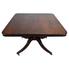 Début du 19e siècle, table à déjeuner à un seul piédestal en acajou de style fédéral américain