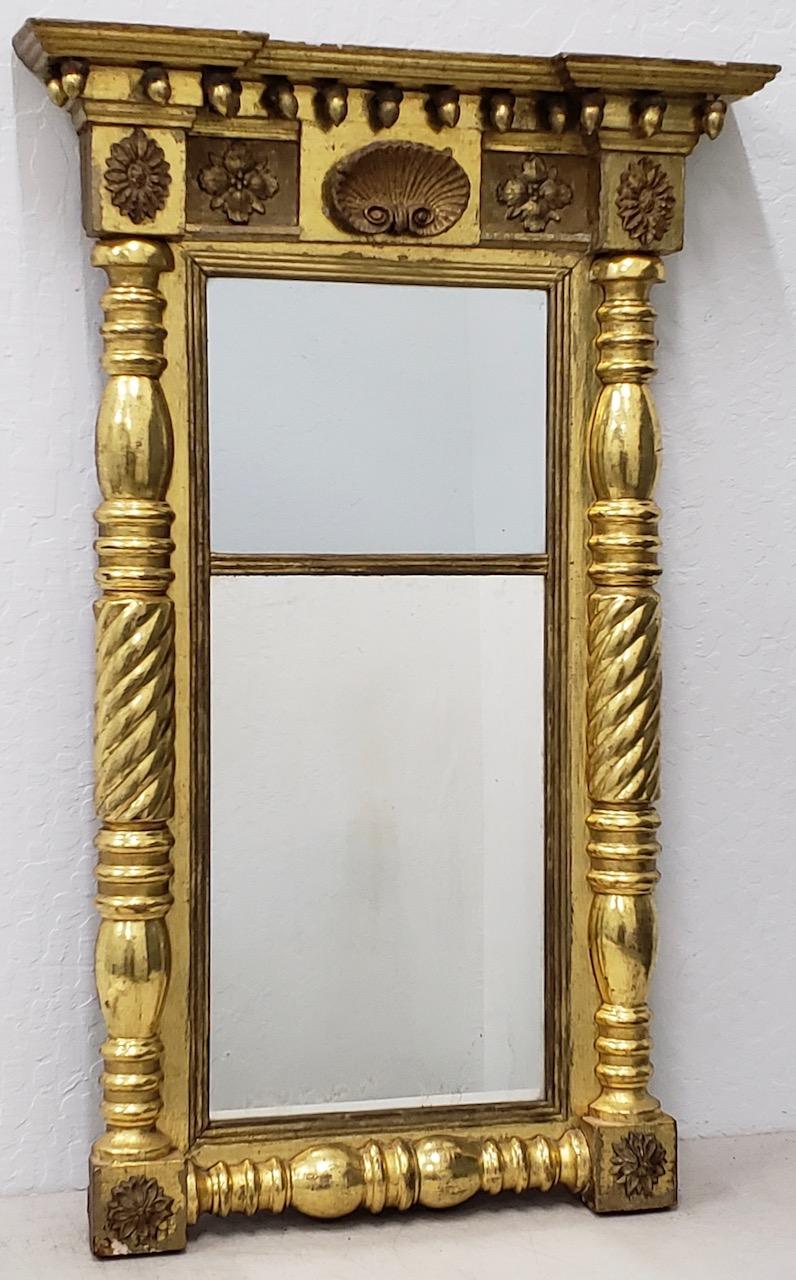 Früher amerikanischer handgeschnitzter und vergoldeter Spiegel des 19. Jahrhunderts, um 1820 im Angebot 4