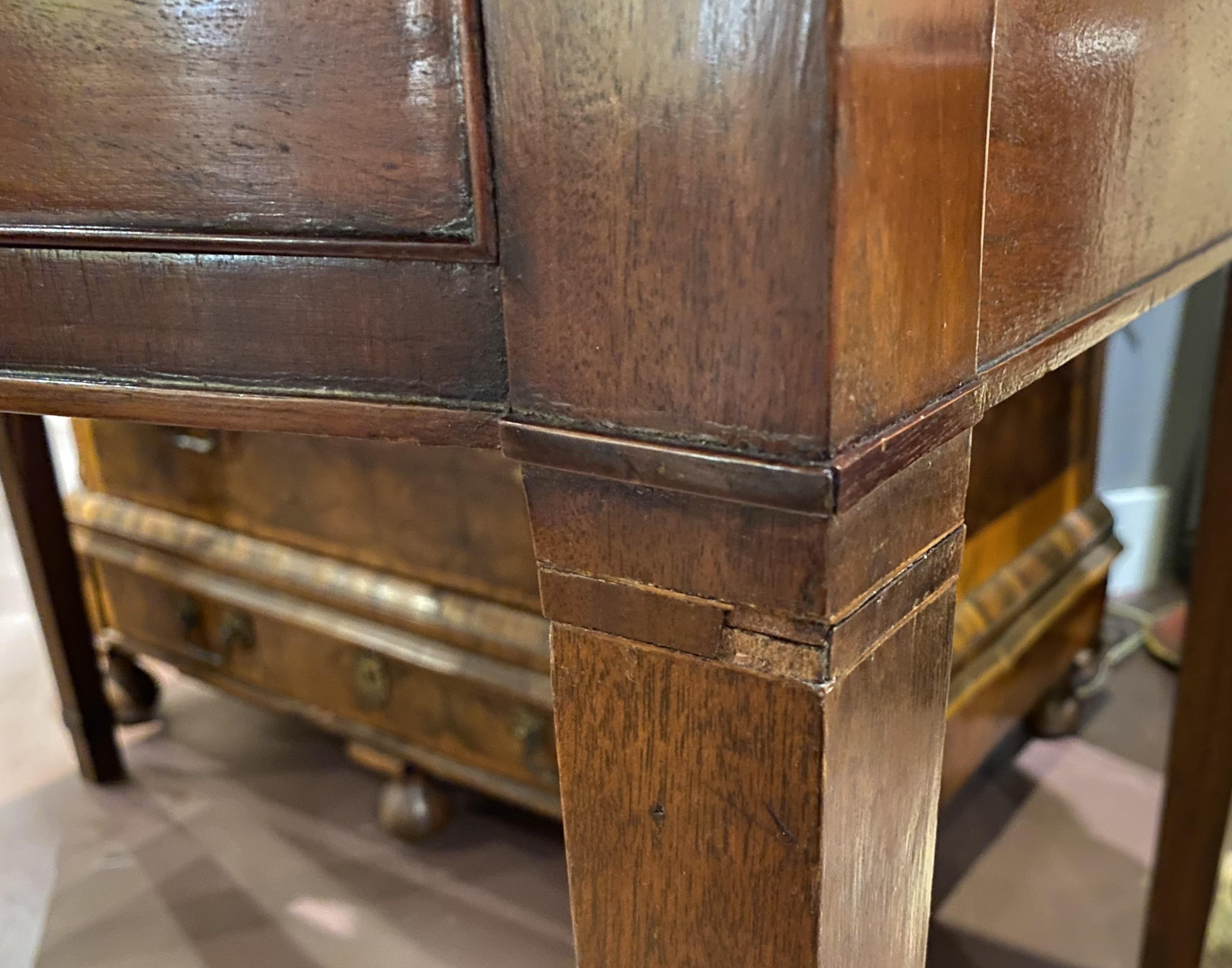 Early 19th Century Hepplewhite Mahogany Bow Front Two Drawer Server For Sale 5