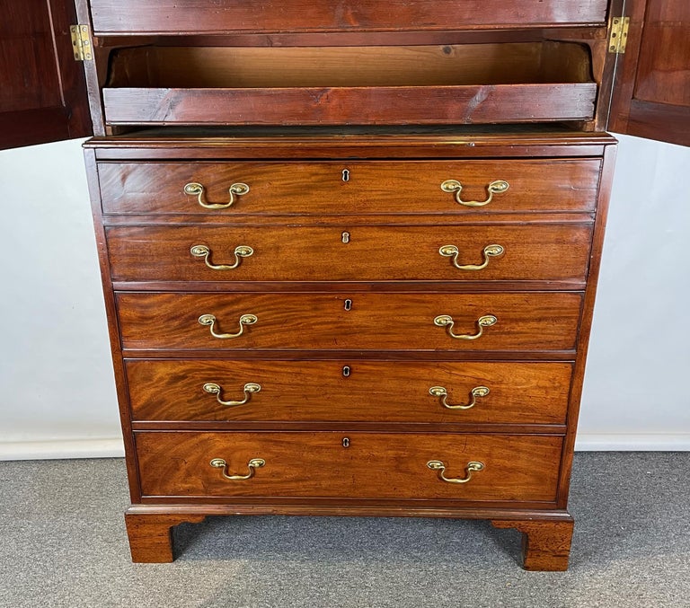 Early 19th Century American Linen Press Butler's Desk For Sale 1