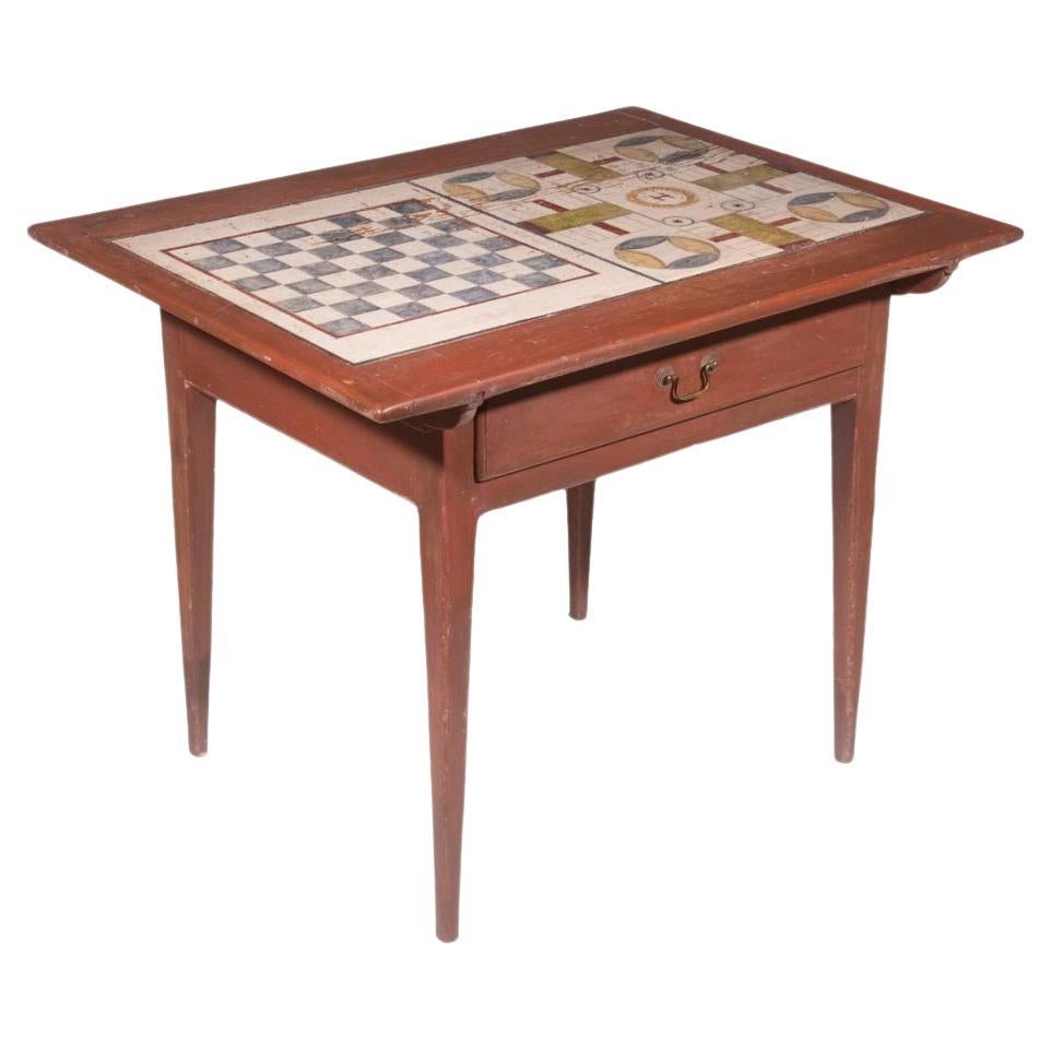 Table de taverne en pin peint du début du 19e siècle avec plateau de jeu
