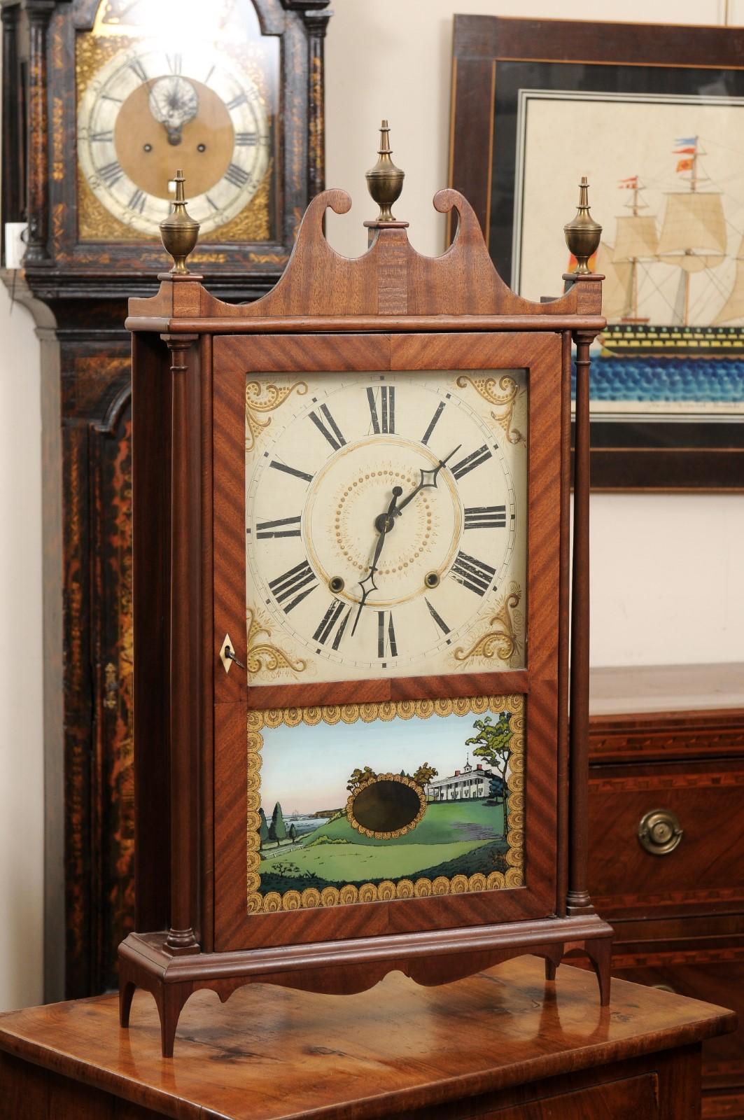 Early 19th Century American Pillar & Scroll Clock in Mahogany In Good Condition For Sale In Atlanta, GA