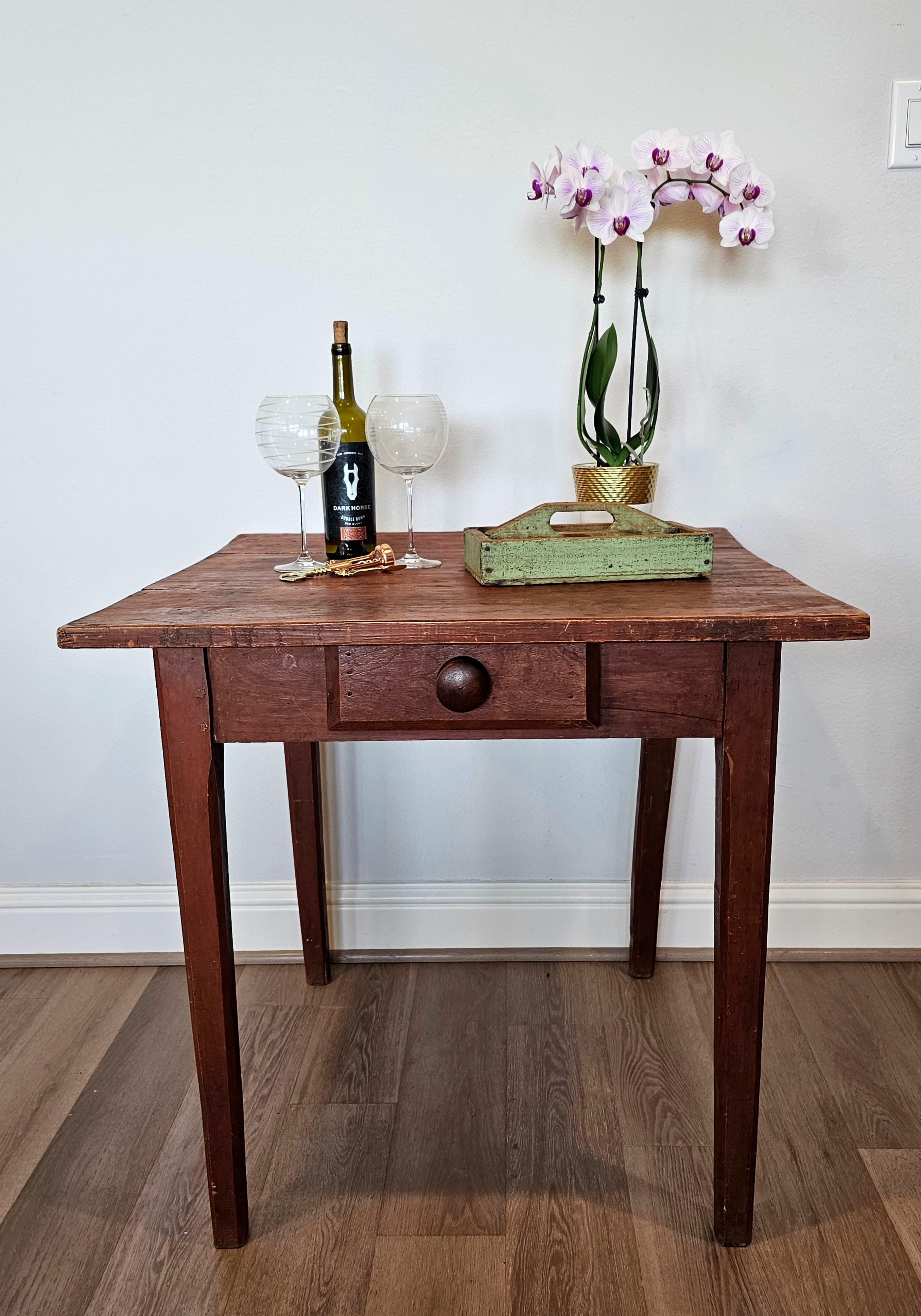 A scarce Texas farm house painted pine work table with dark rich nicely aged distressed patina.

Hand-crafted by a skilled but formally untrained farmer in the early 19th century, early American country - Southern United States taste, primitive