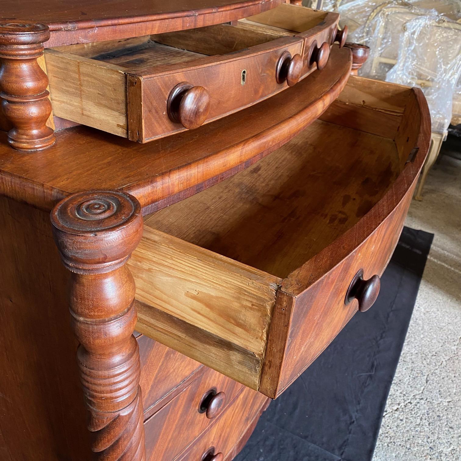 Early 19th Century American Sheraton Bow Front Chest of Drawers  For Sale 1