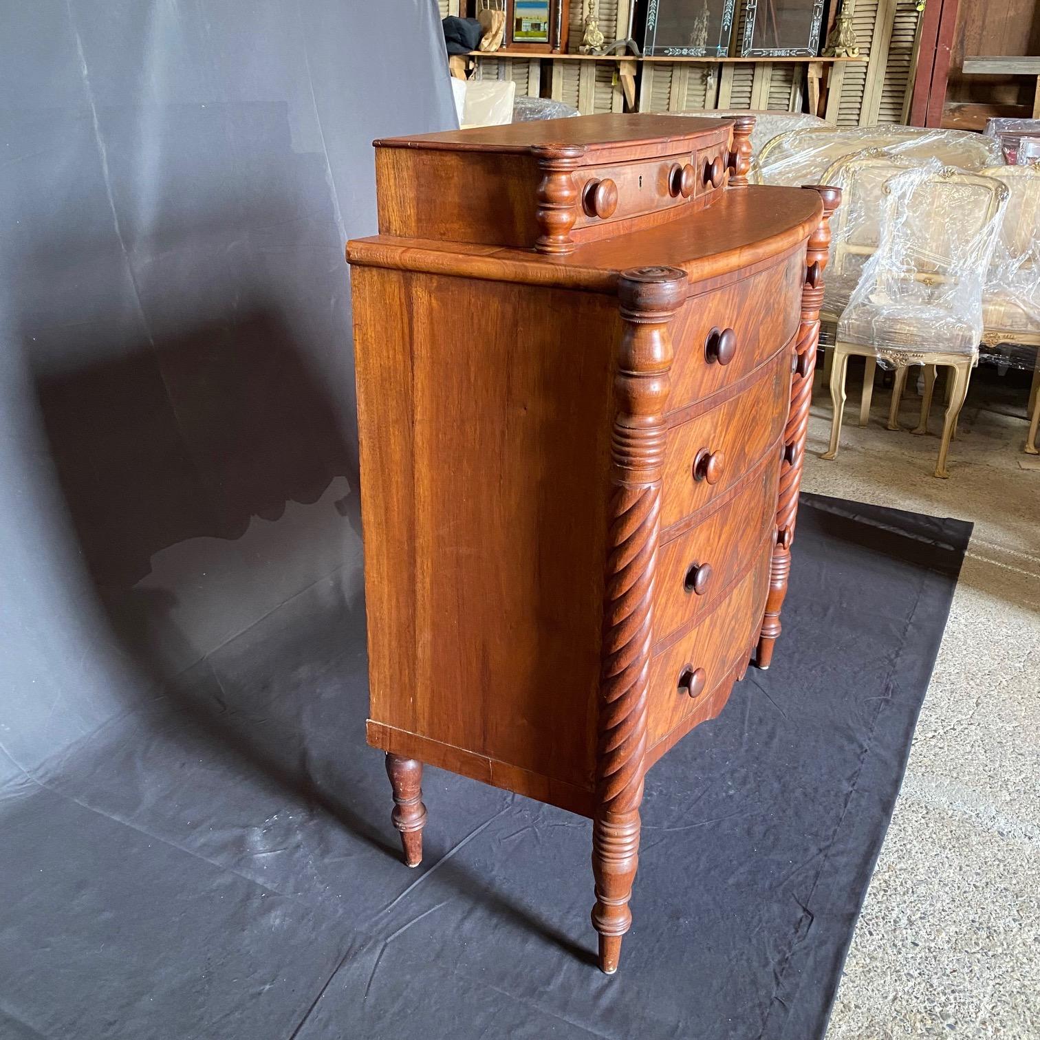 Early 19th Century American Sheraton Bow Front Chest of Drawers  For Sale 4