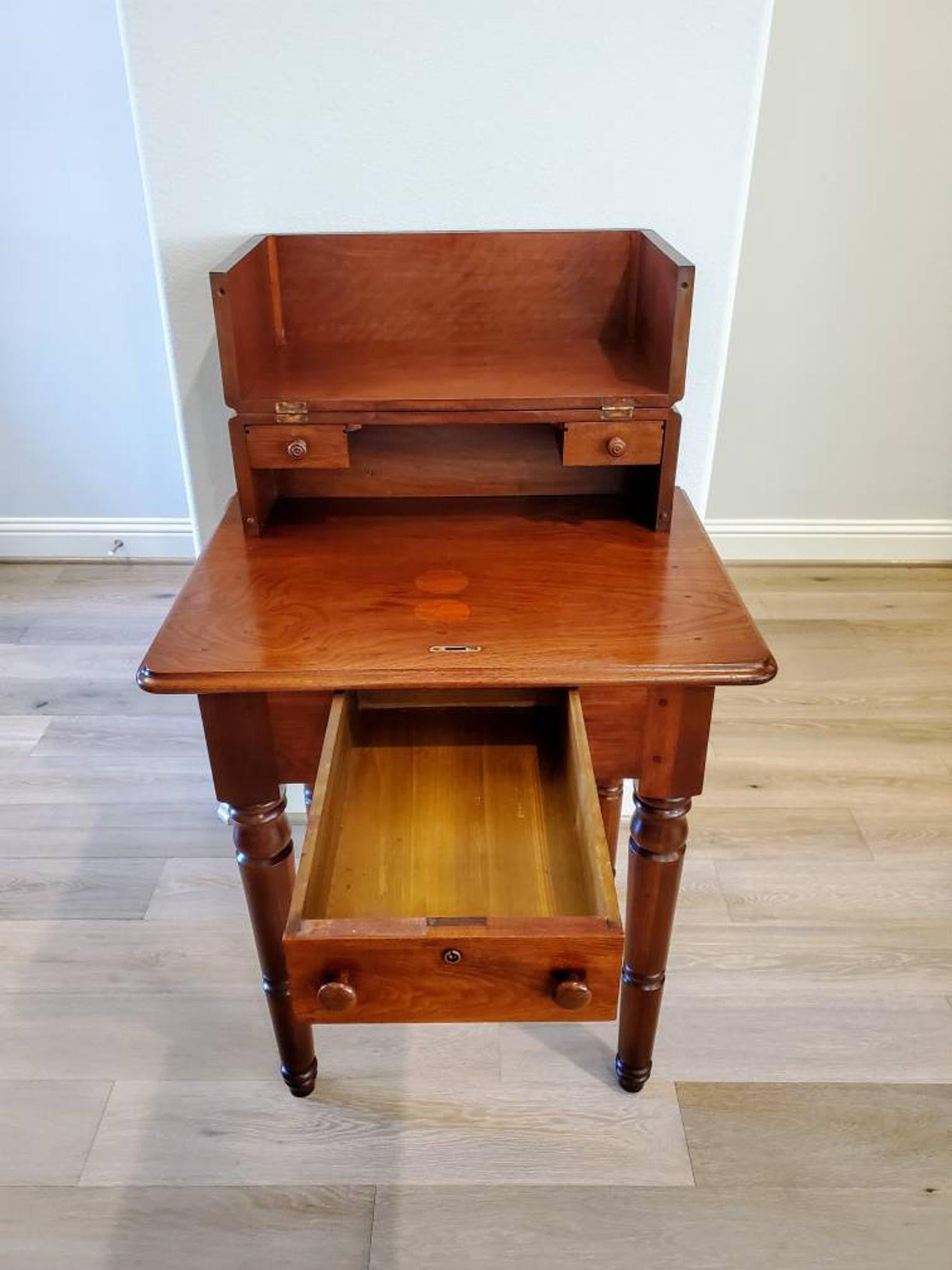 Early 19th Century American Sheraton Mahogany Campaign Officers Desk In Good Condition For Sale In Forney, TX