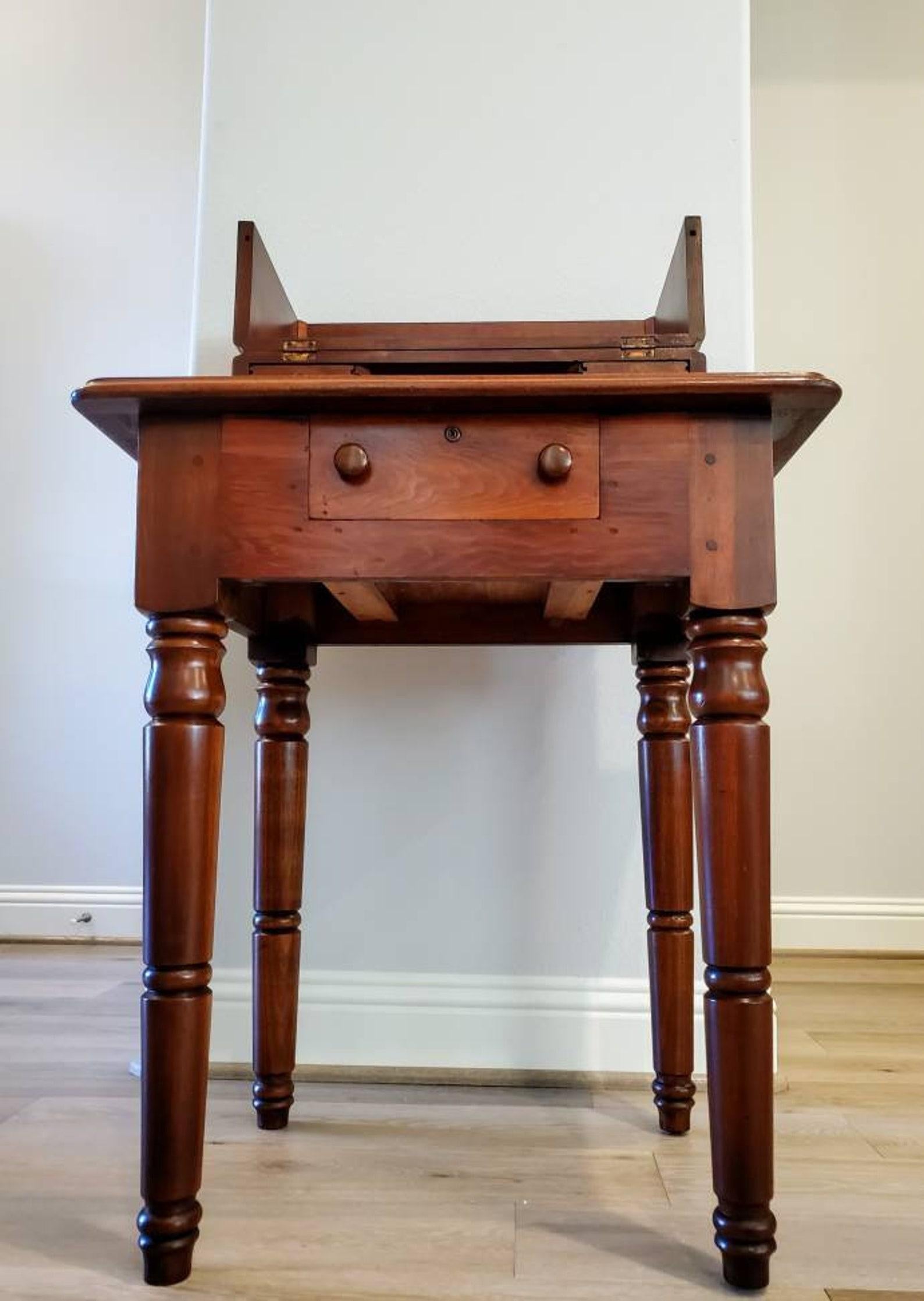 Early 19th Century American Sheraton Mahogany Campaign Officers Desk For Sale 1