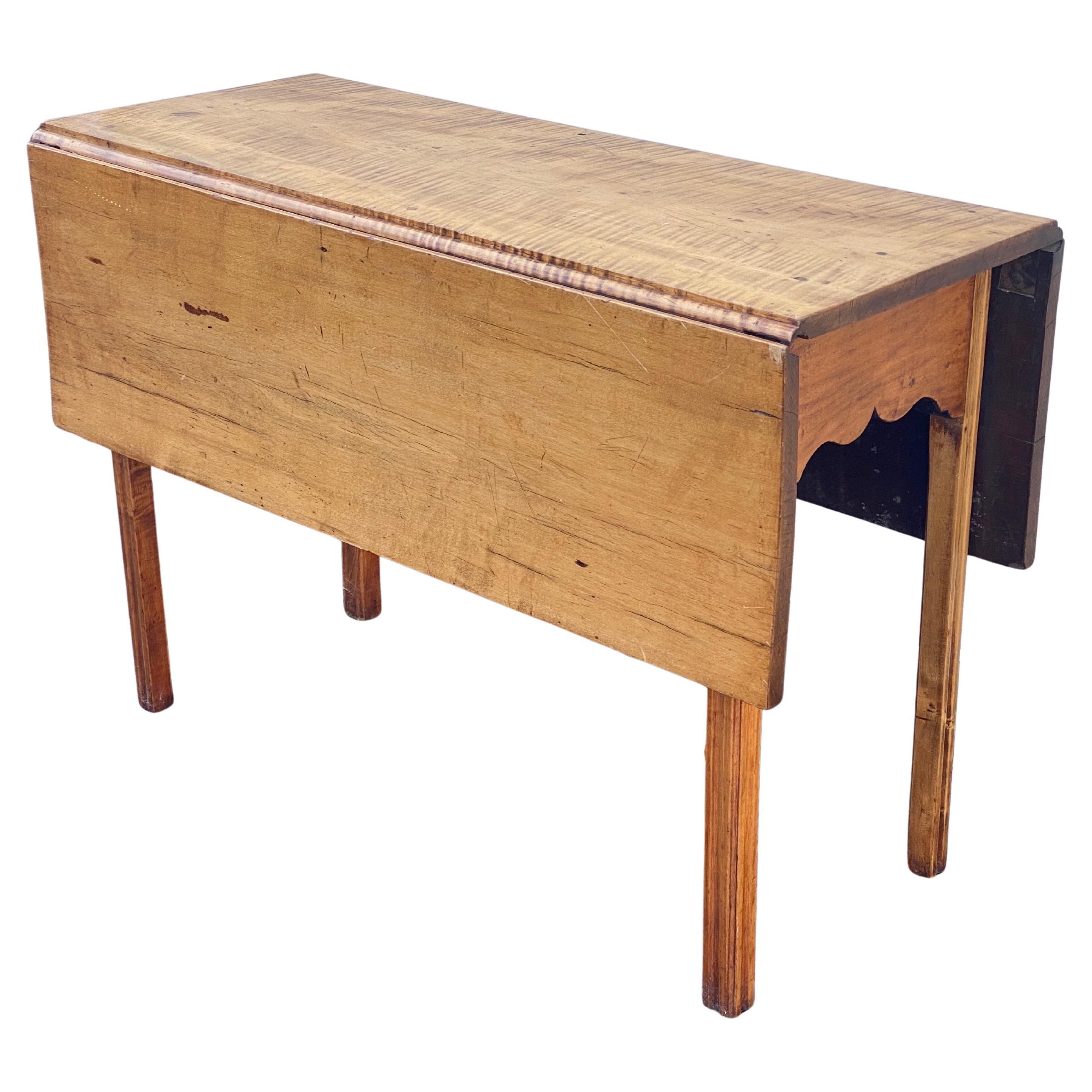 Early 19th Century American Tiger Maple Drop Leaf Table For Sale