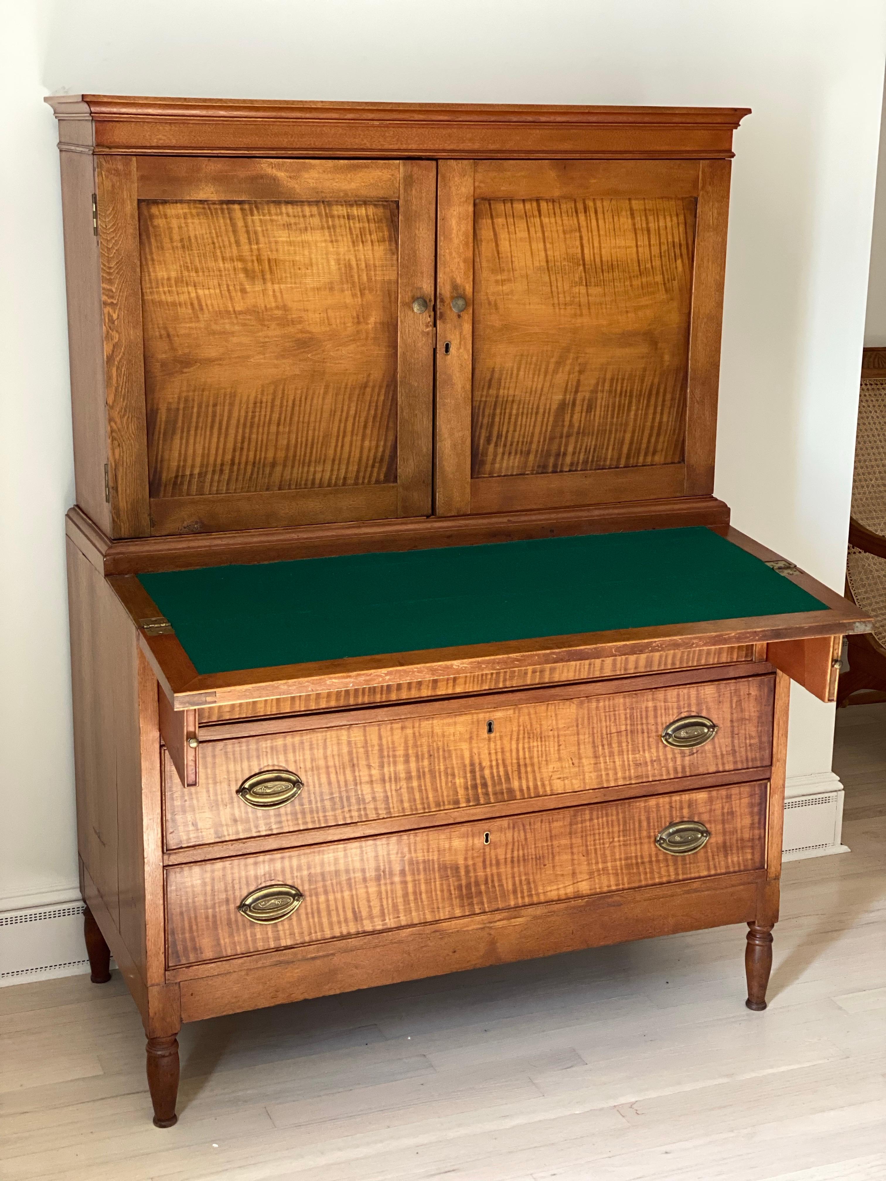 Early 19th Century American Tigerwood Maple Secretaire For Sale 2