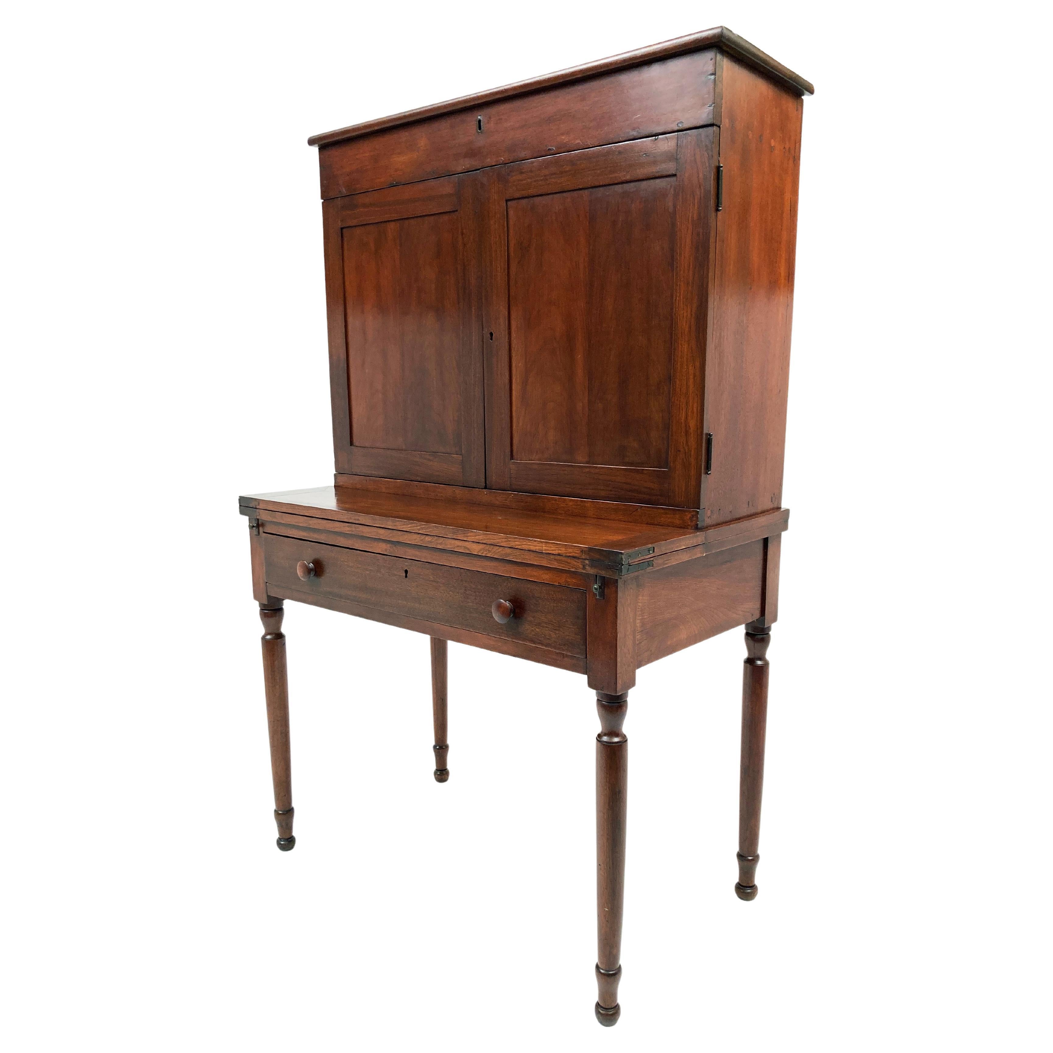 Early 19th Century American Walnut Federal Style Drop-Front Desk For Sale