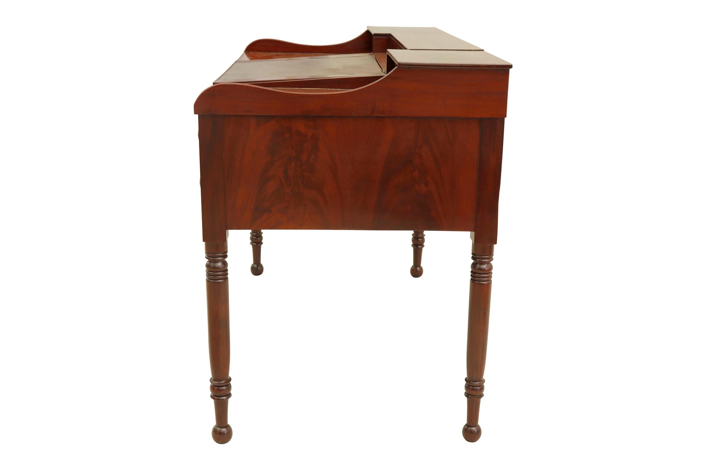 18th Century Early 19th Century American Writing Desk