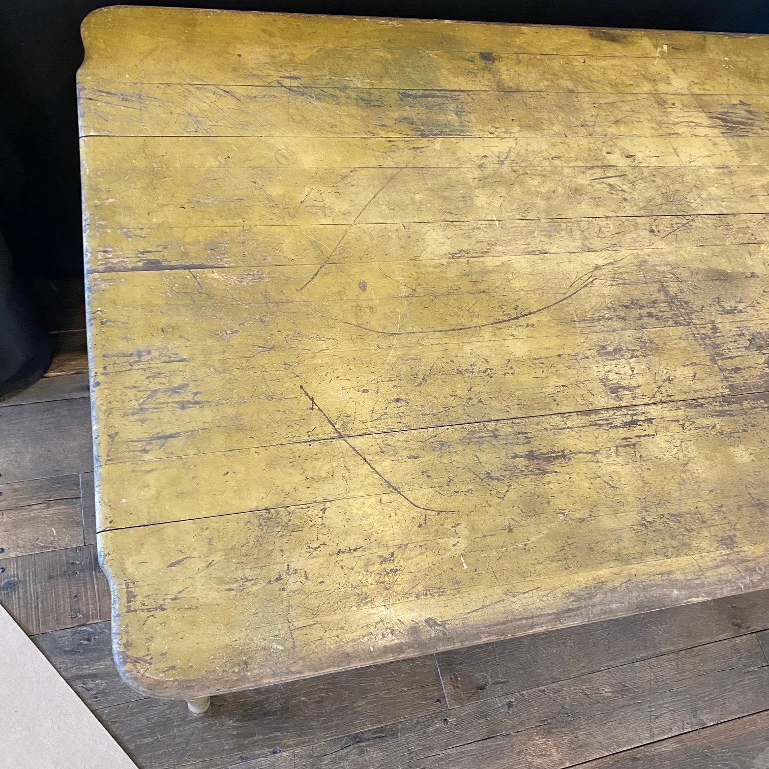 Early 19th Century Americana Primitive Painted Farm Table from Maine For Sale 1