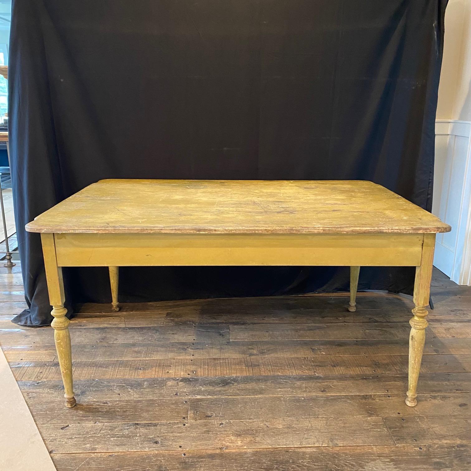 Early 19th Century Americana Primitive Painted Farm Table from Maine For Sale 4