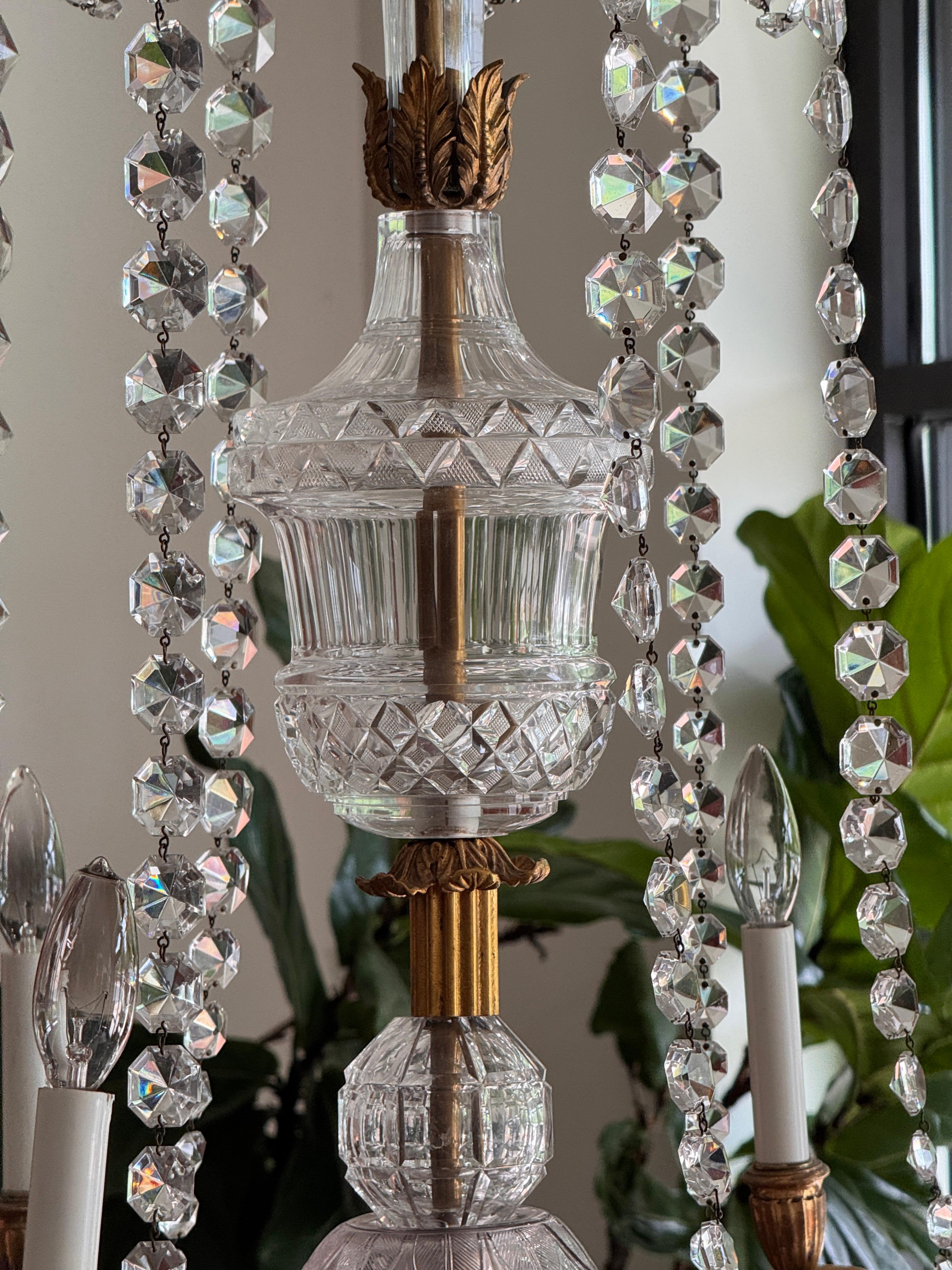 Lustre anglo-irlandais du début du XIXe siècle en cristal et bronze doré en vente 5