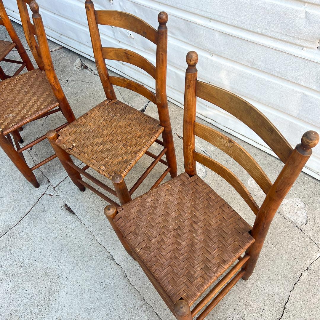 Early 19th Century Antique American Shaker Ladderback Dining Chairs, Set of 4 In Good Condition For Sale In Los Angeles, CA