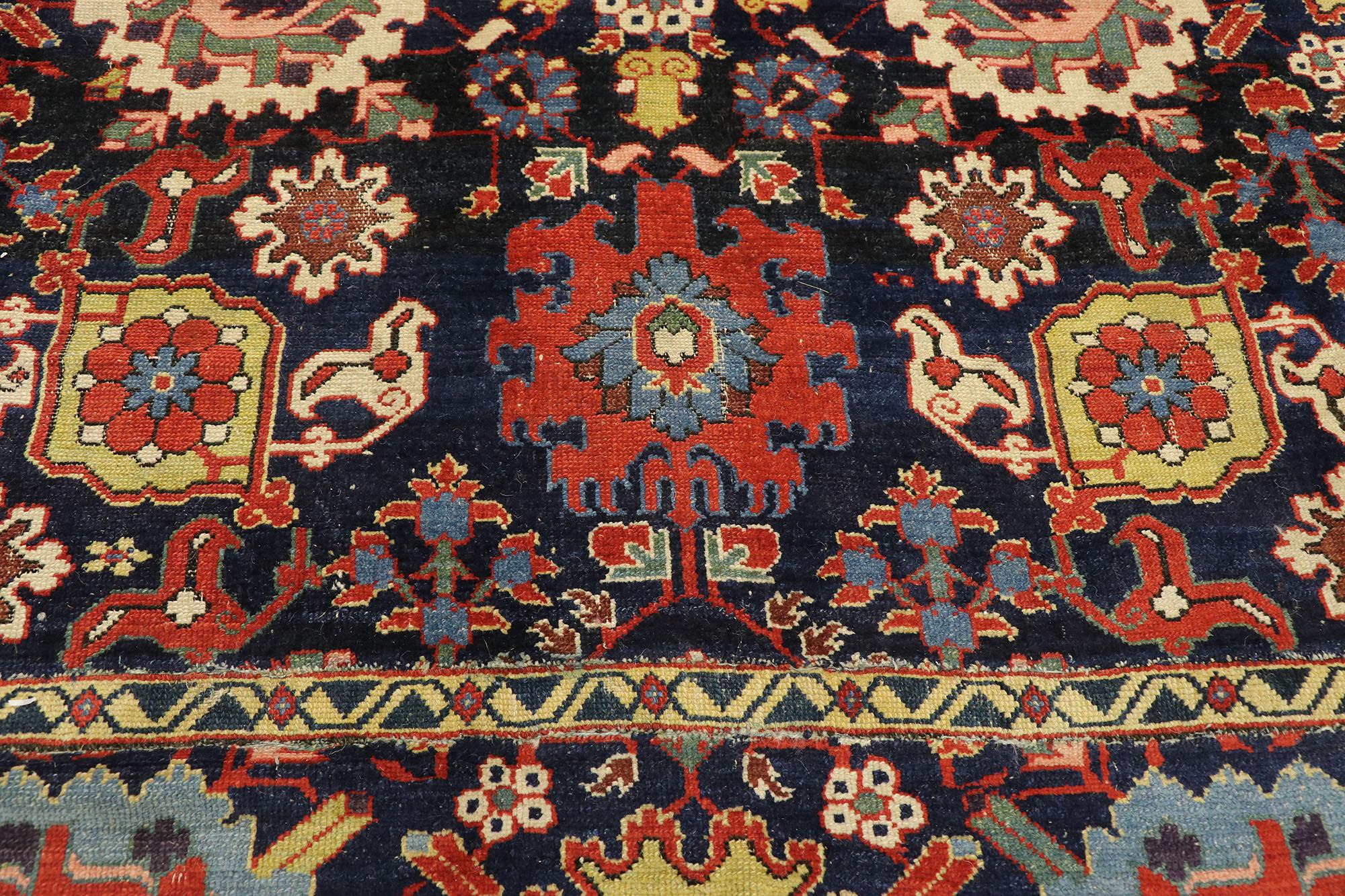 Russe Tapis d'Azerbaïdjan ancien du début du XIXe siècle avec motif de hangars en vente