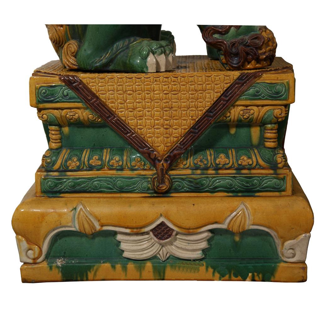 Early 20th Century Antique Chinese Huge Colored Glaze Ceramic Foo Dog For Sale 4