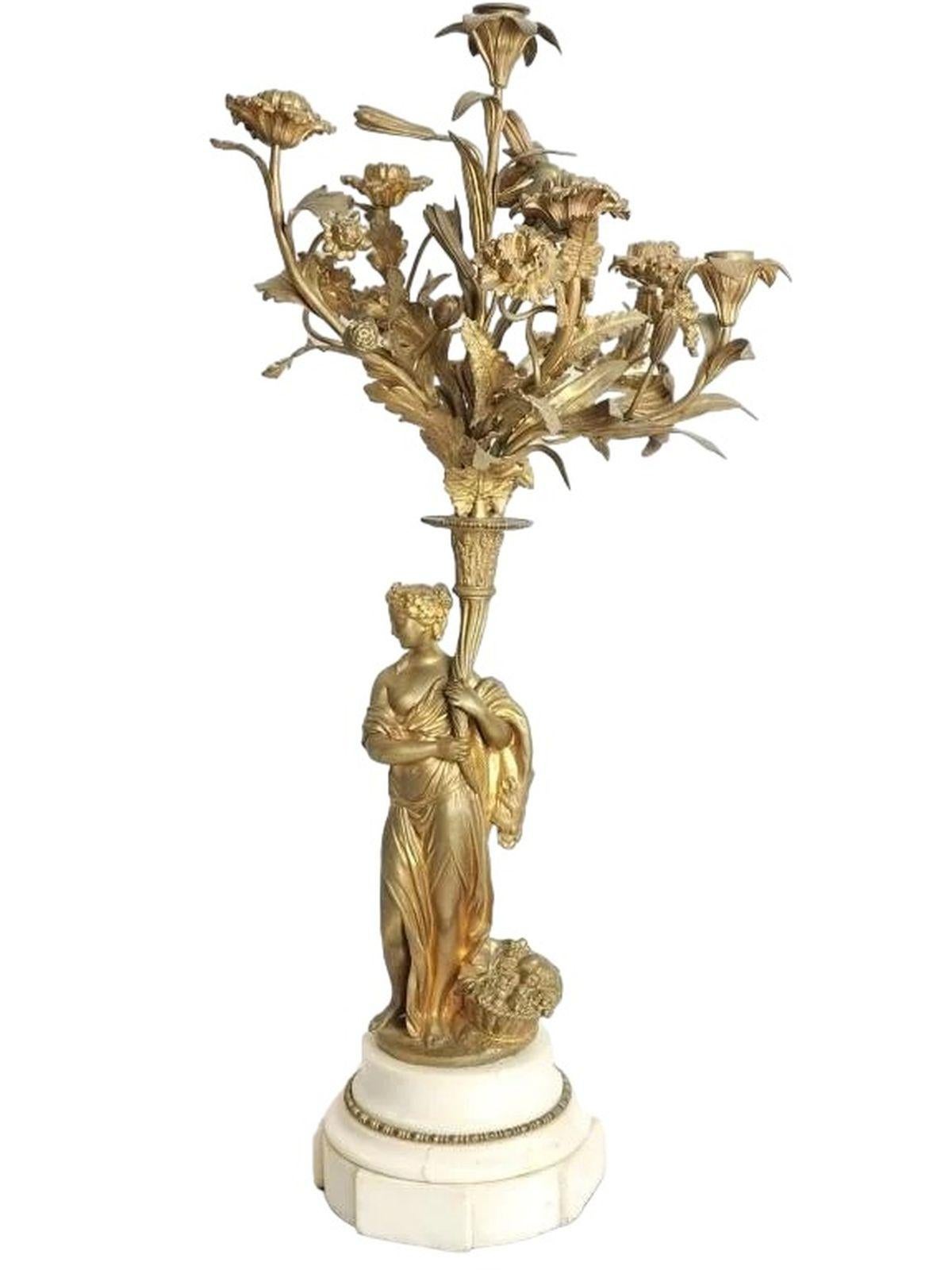 Candelabri in bronzo francese dell'inizio del XIX secolo con base in marmo - una coppia in vendita 2