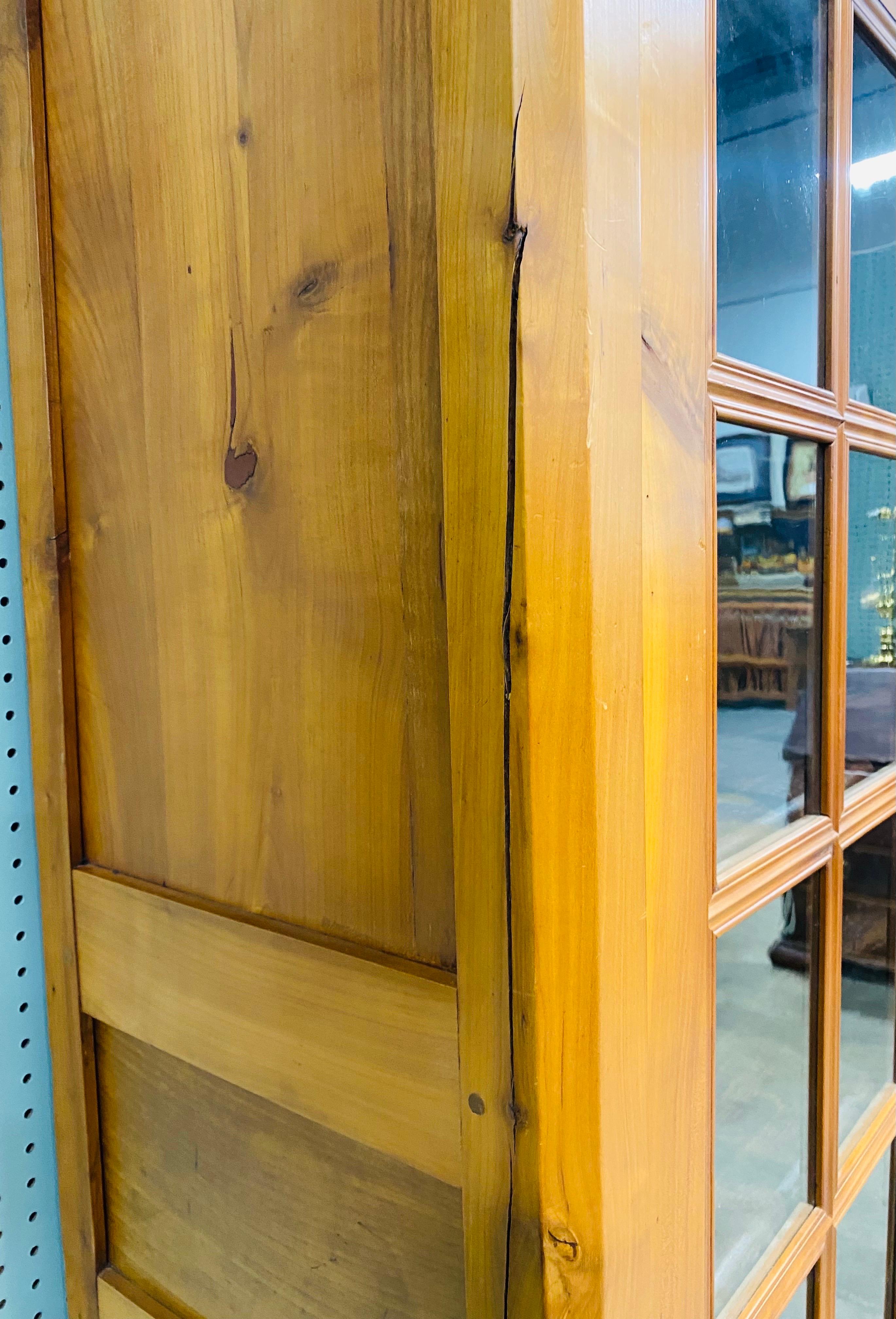 Early 19th century antique French country Cherrywood cabinet/bookcase For Sale 4