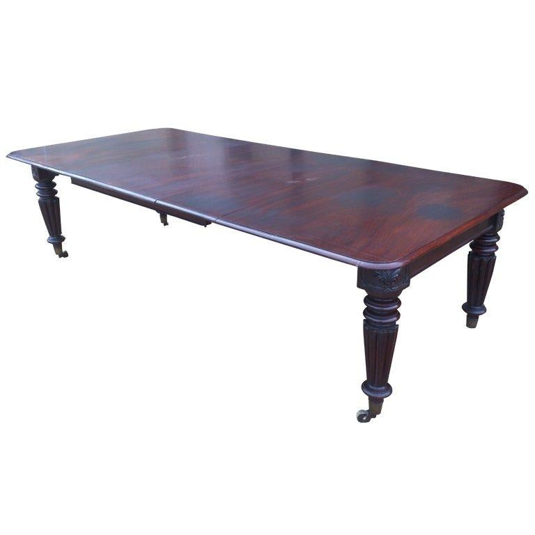 Early 19th Century Antique Mahogany Dining Table For Sale