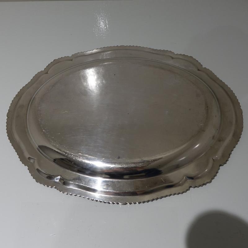 Silver Plate Early 19th Century Antique Old Sheffield Plate Pair Large Meat Dishes circa 1830 For Sale