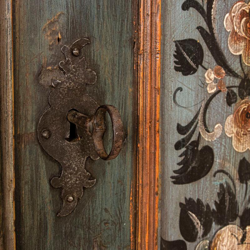 Armoire d'origine peinte du début du XIXe siècle en bois flotté, Allemagne en vente 4