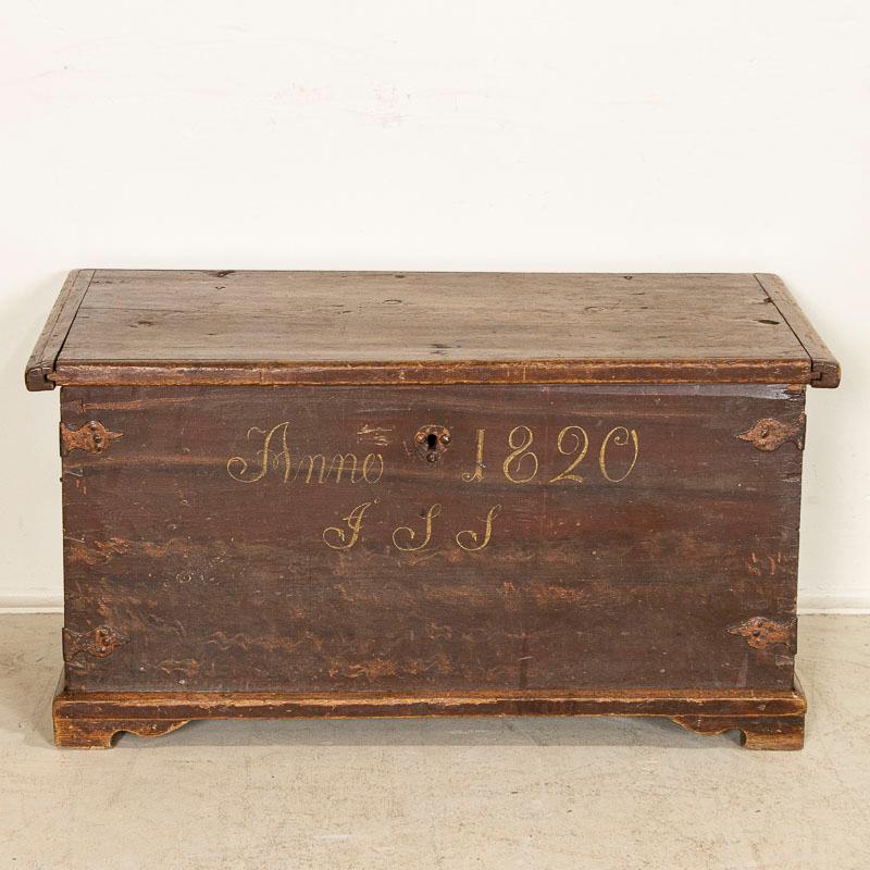 Early 19th Century Antique Original Red Painted Flat Top Trunk, Dated 1820 In Good Condition In Round Top, TX