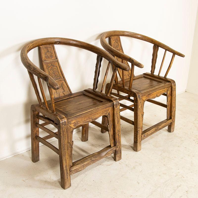 Early 19th Century Antique Pair of Carved Arm Chairs from China For Sale 1