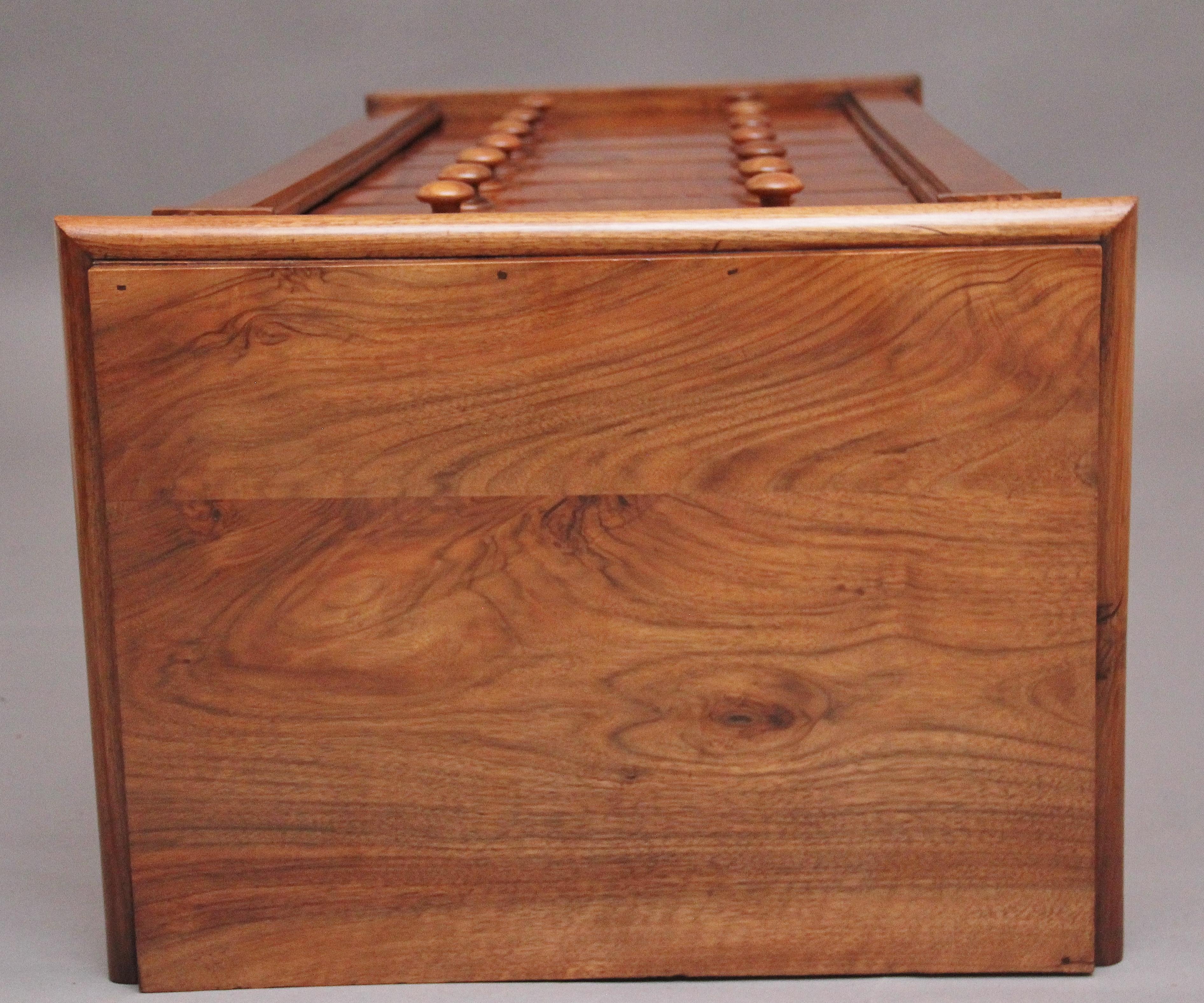 Early 19th Century antique Regency walnut Wellington chest For Sale 7