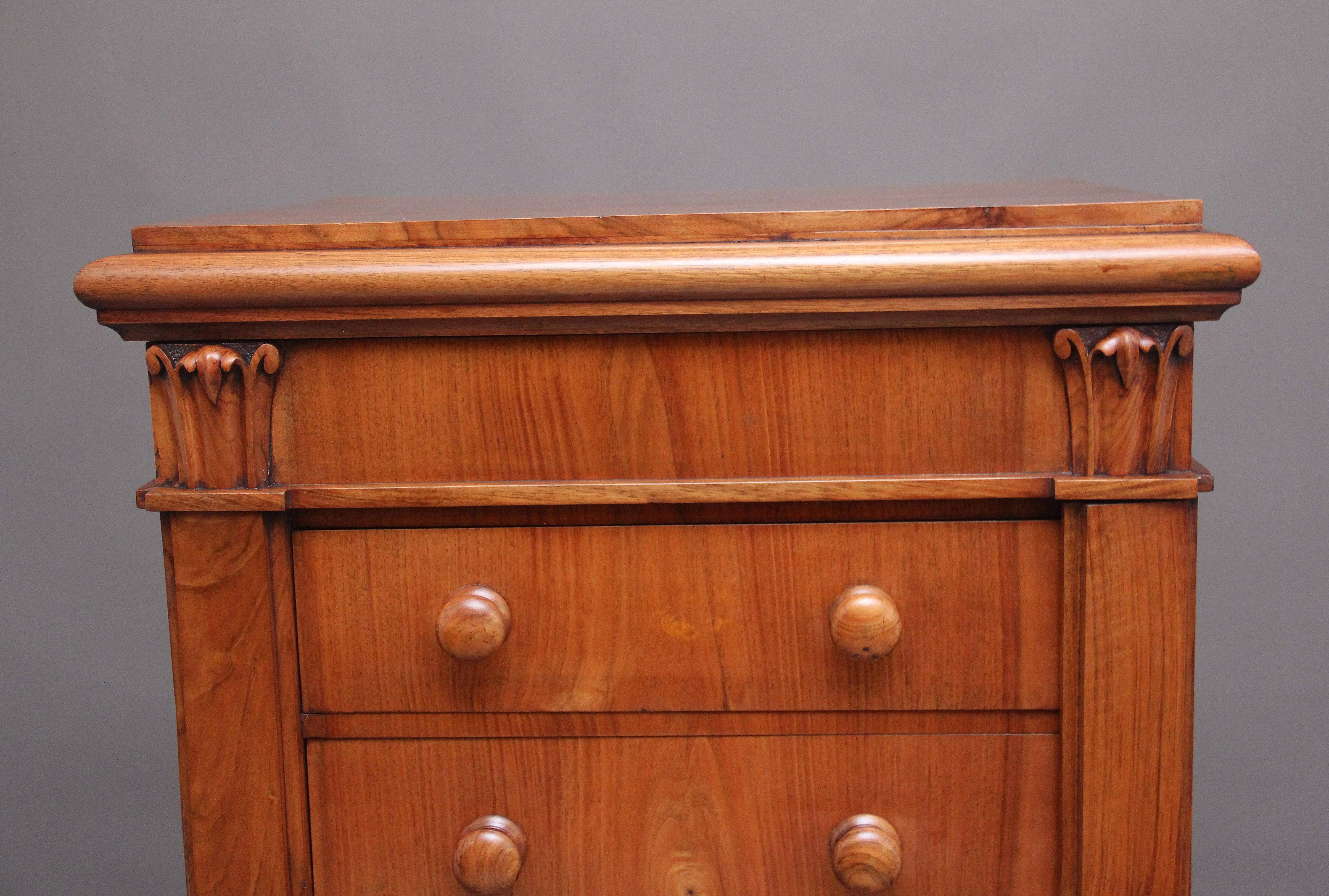 Early 19th Century antique Regency walnut Wellington chest For Sale 1