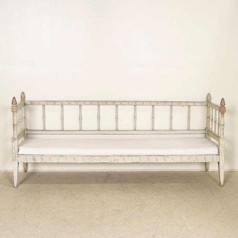 Early 19th Century Antique Swedish Gustavian Grey Painted Sofa / Bench In Good Condition In Round Top, TX