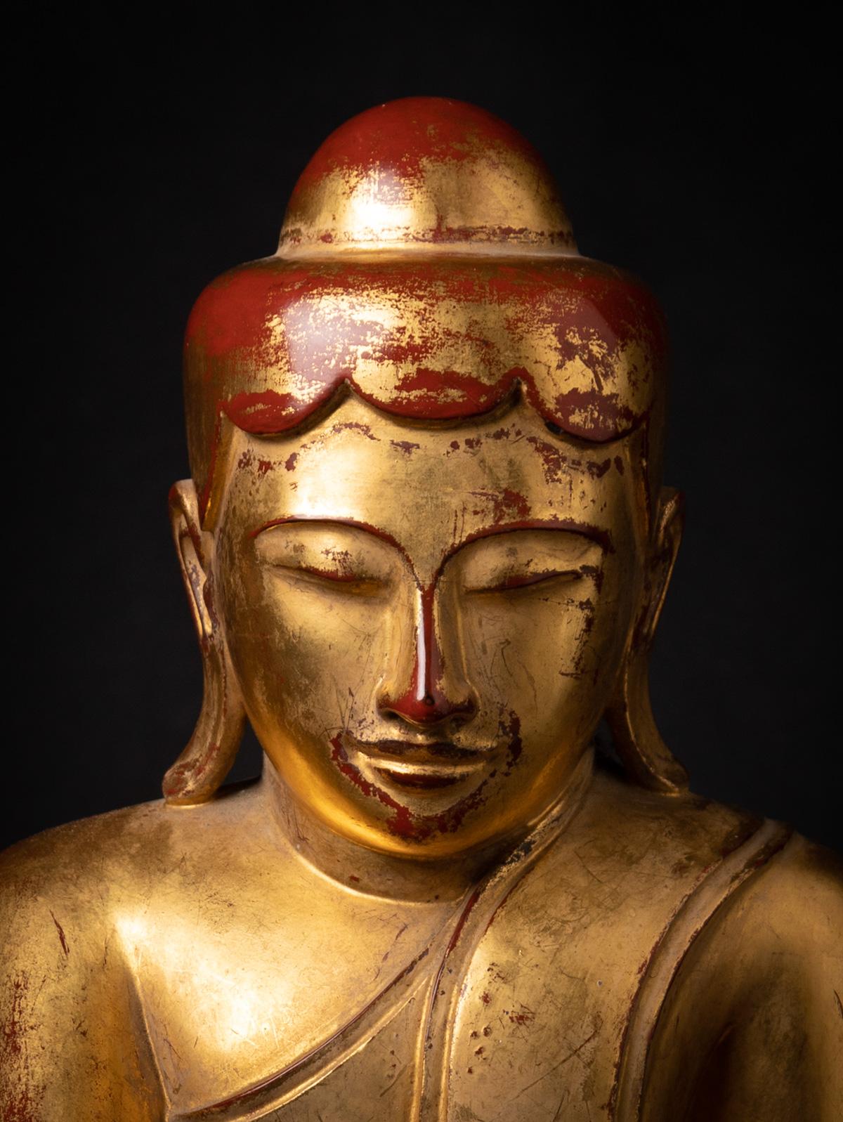 Antiguo Buda del Loto birmano de madera de principios del siglo XIX en Bhumisparsha Mudra en Bueno estado para la venta en DEVENTER, NL