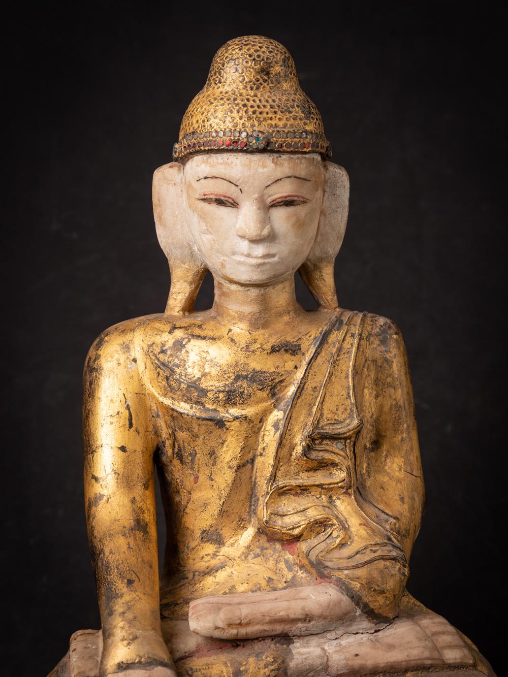 Early 19th century antique wooden Burmese Shan Buddha in Bhumisparsha Mudra For Sale 9