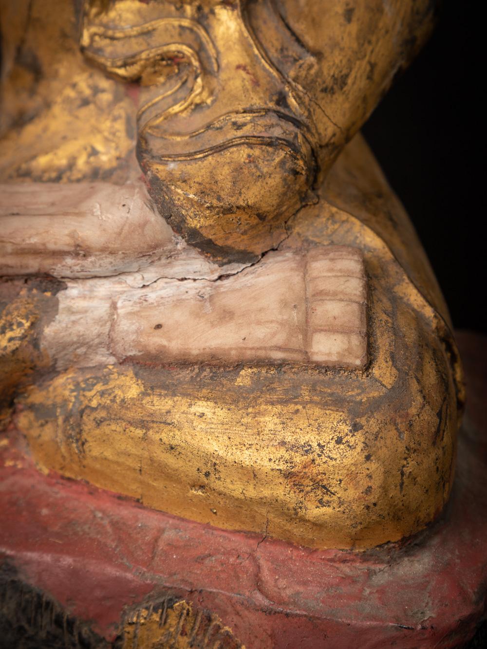 Early 19th century antique wooden Burmese Shan Buddha in Bhumisparsha Mudra In Good Condition For Sale In DEVENTER, NL
