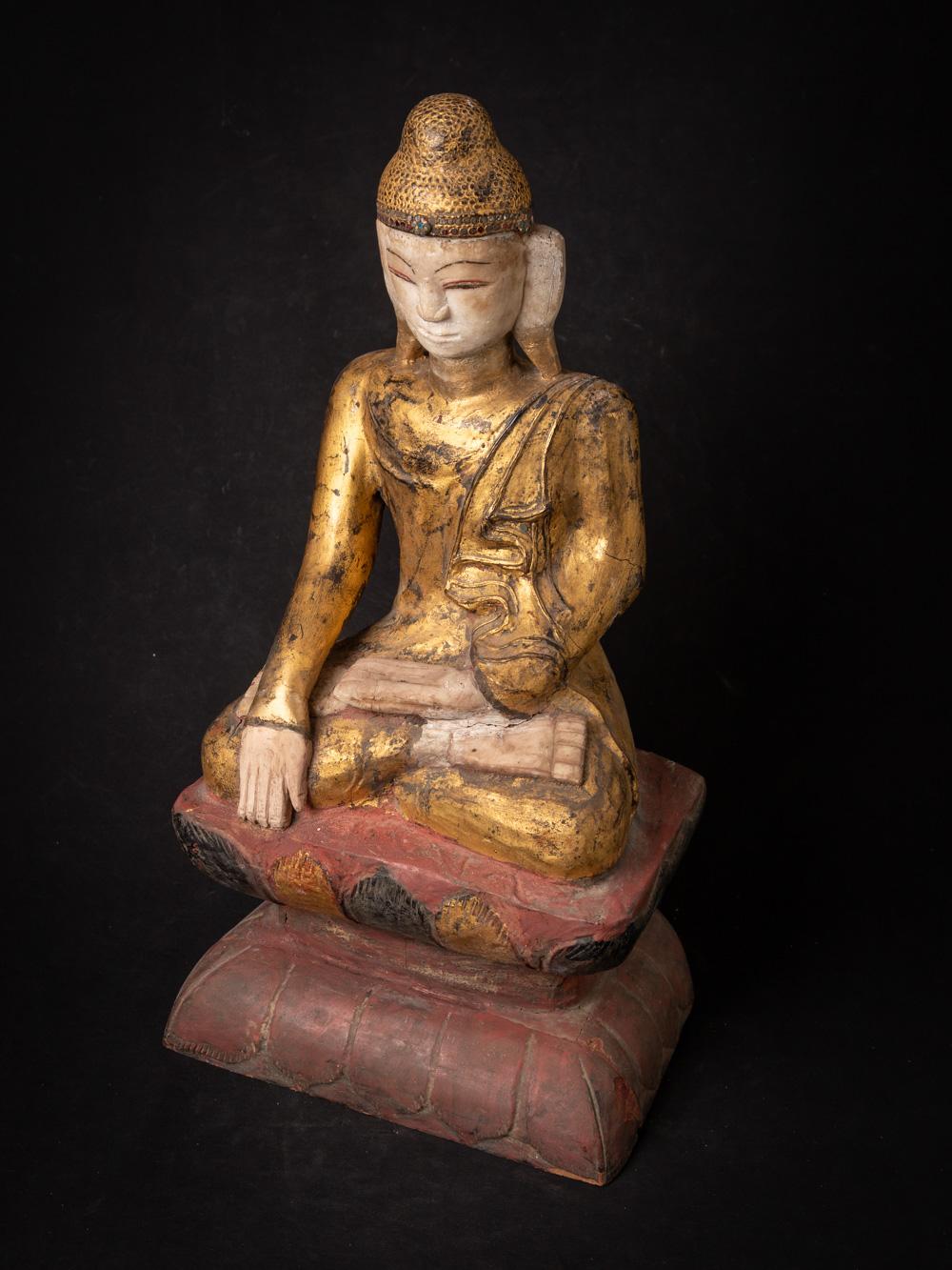 Early 19th century antique wooden Burmese Shan Buddha in Bhumisparsha Mudra For Sale 4