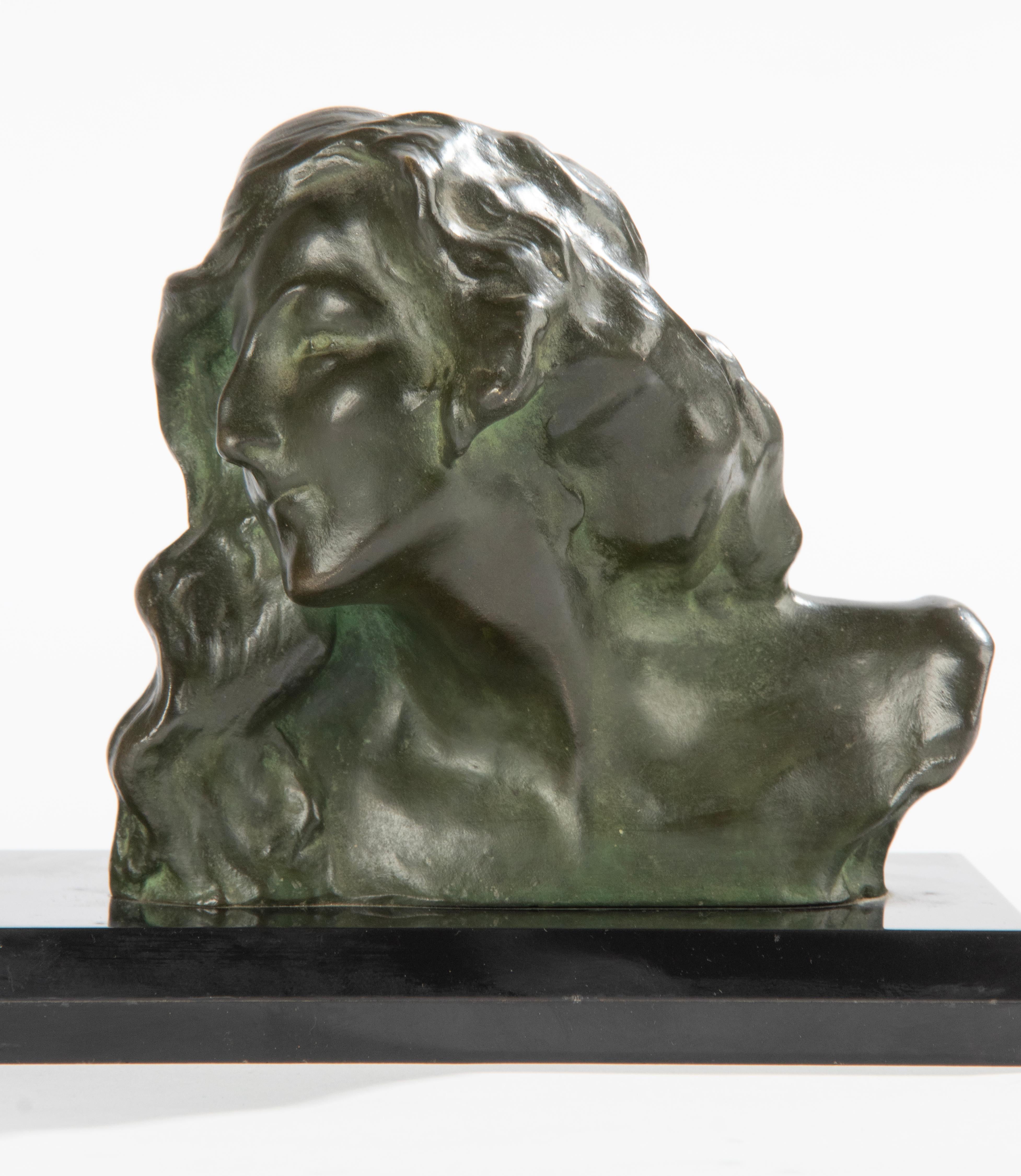 Français Serre-livres/buste en bronze Art Nouveau du début du 19ème siècle - Jacques Marin en vente
