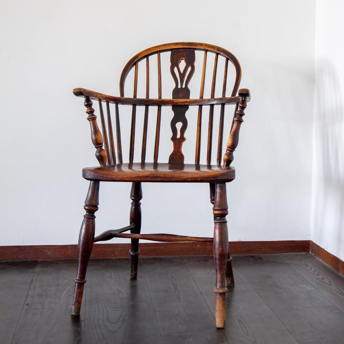 Early 19th Century Ash and Elm Windsor Back Chair 1