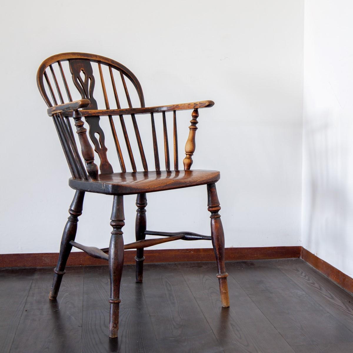 Early 19th Century Ash and Elm Windsor Back Chair 2
