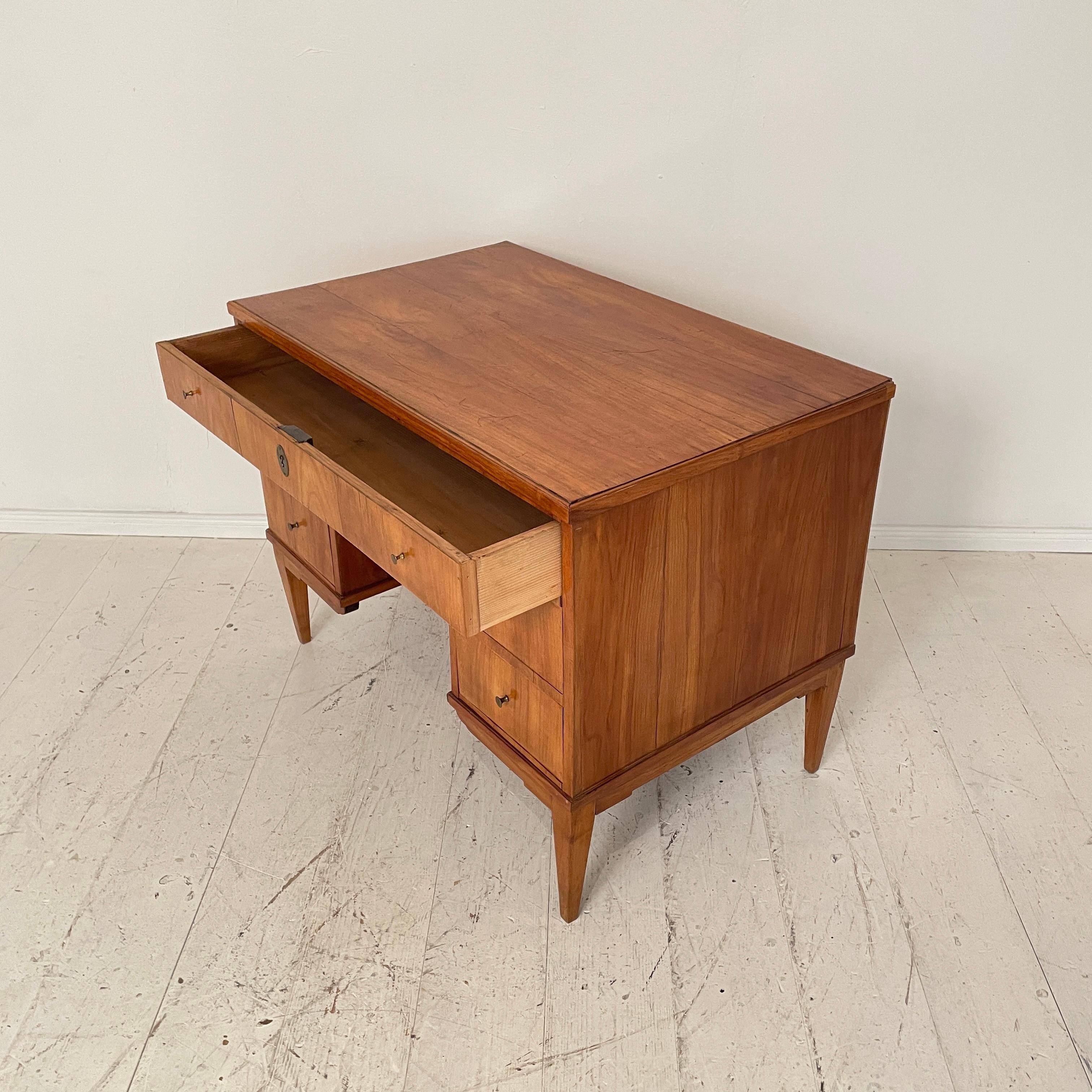 Early 19th Century Austrian Biedermeier Desk /Writing Table in Brown Cherry Wood 12