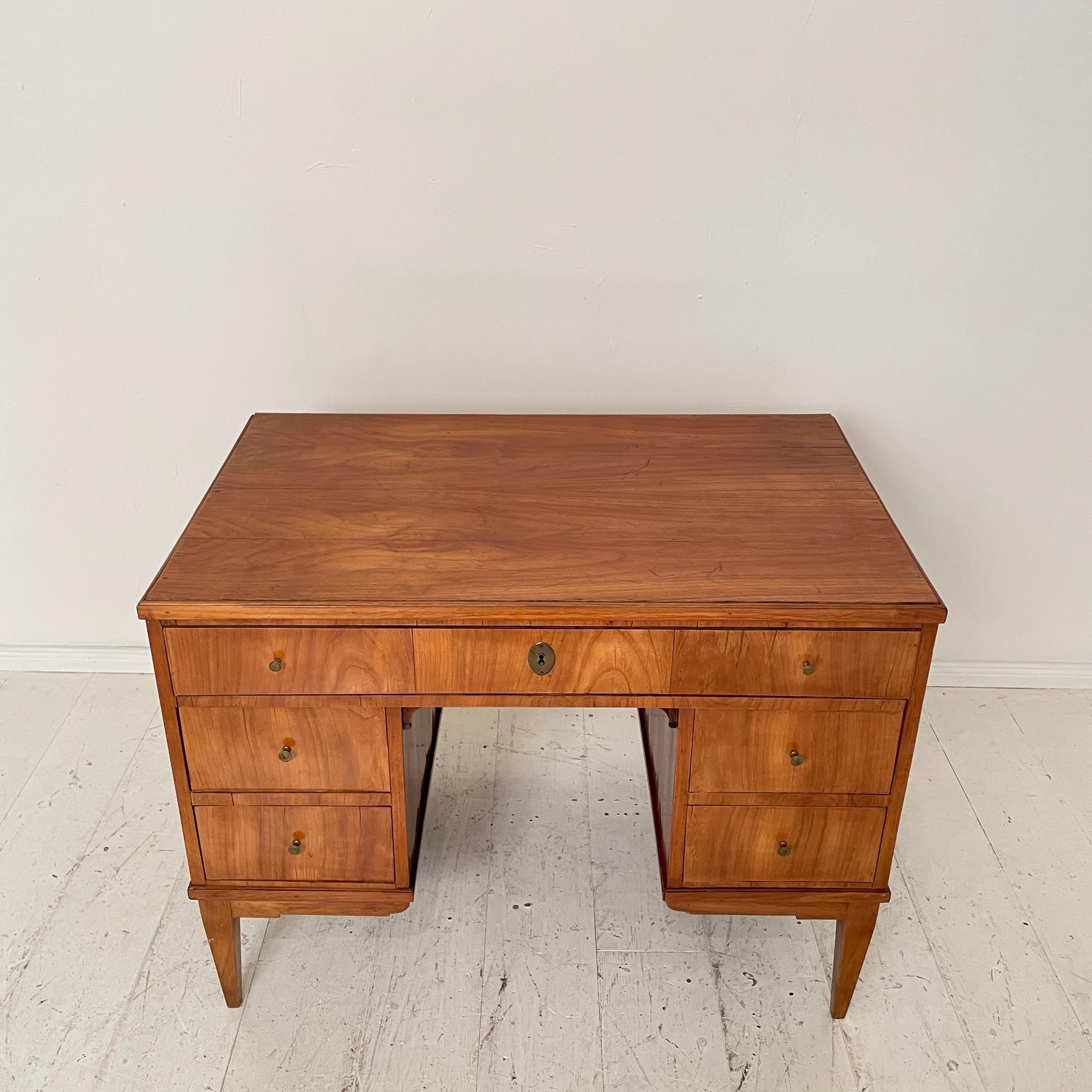 Early 19th Century Austrian Biedermeier Desk /Writing Table in Brown Cherry Wood 1