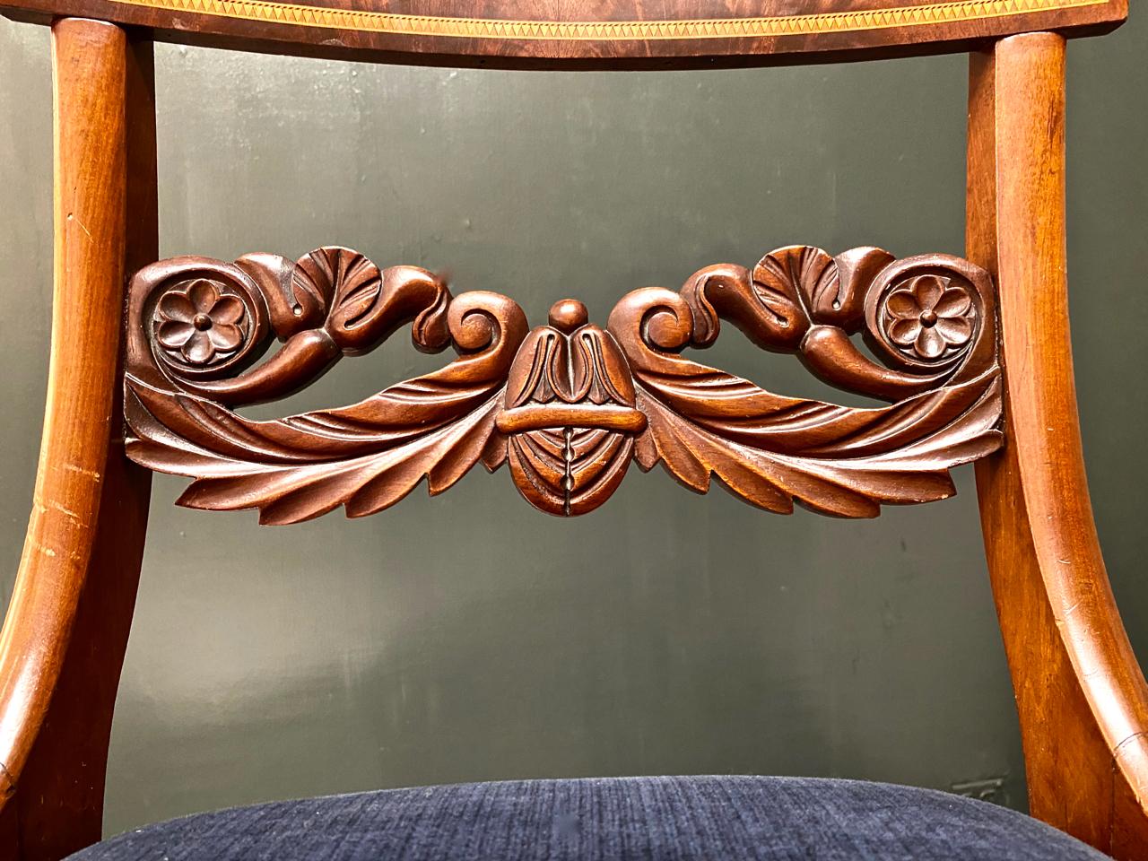 Velours Chaise d'appoint néoclassique baltique du début du XIXe siècle en vente
