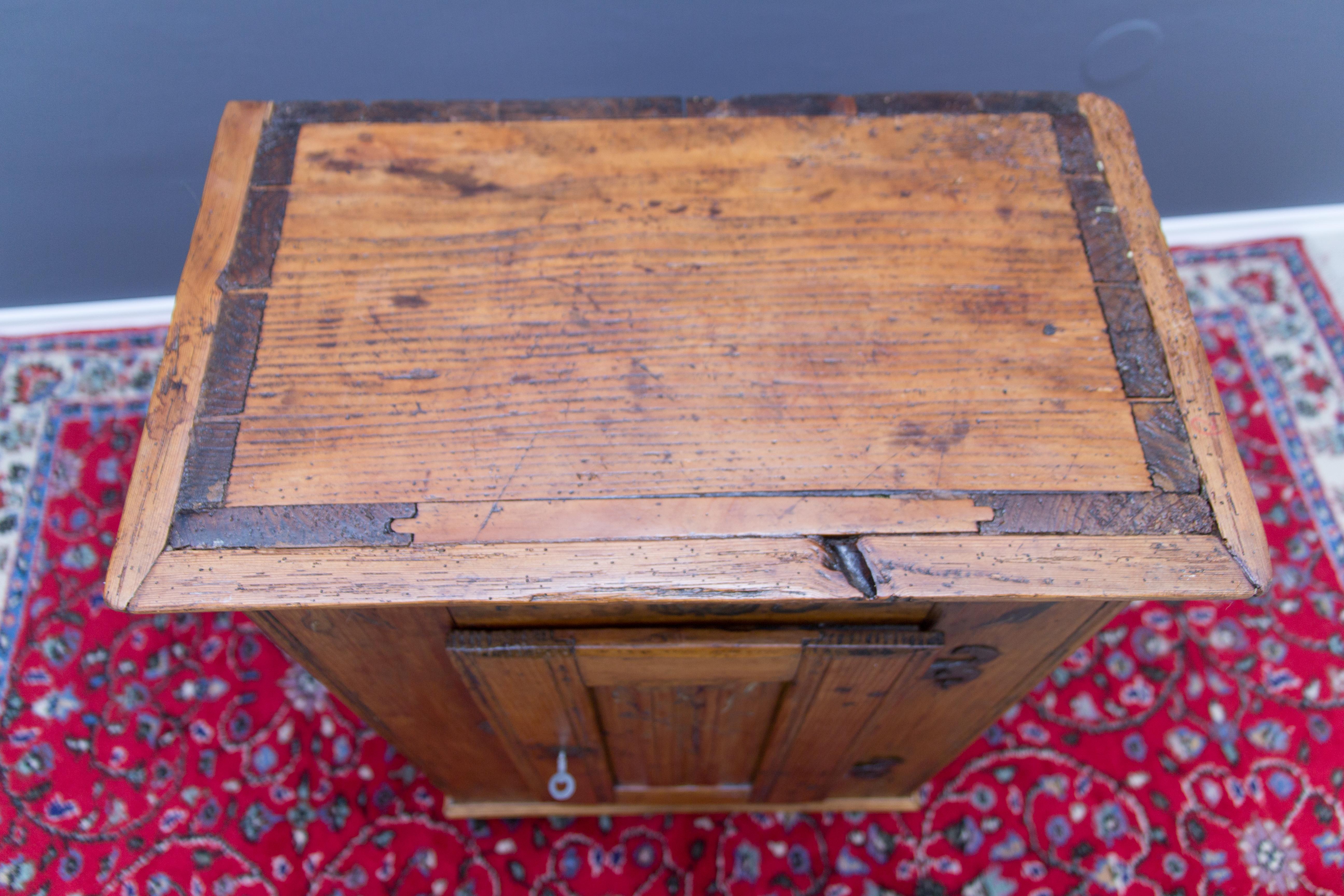 Early 19th Century Baltic Pine Cabinet 8