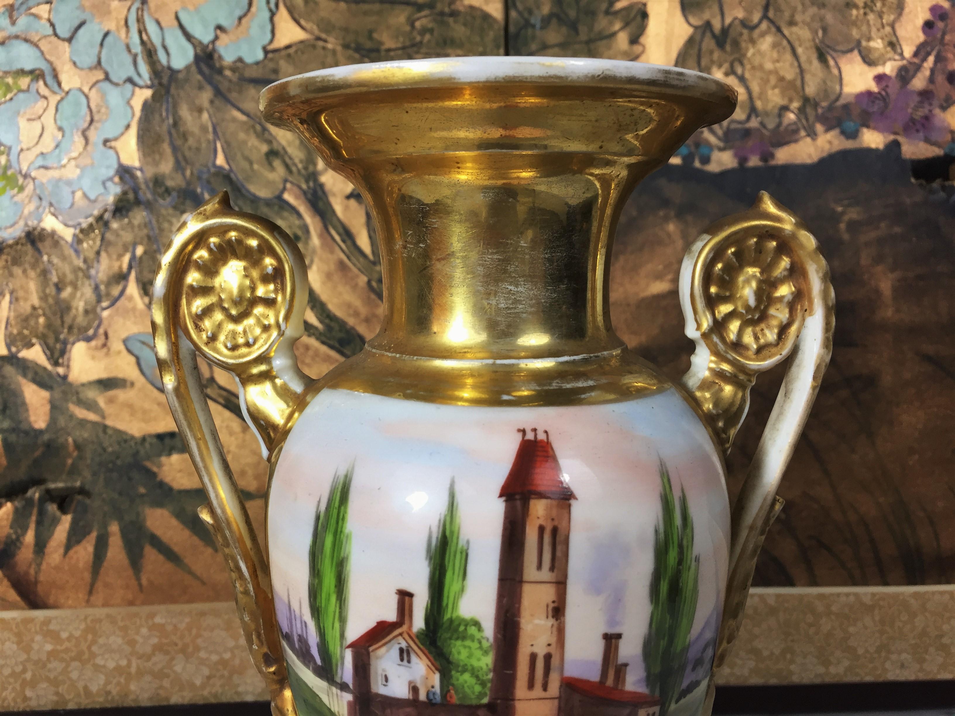 Early 19th Century Baluster Vase in Porcelain Paris Painted and Gilded by Hand For Sale 4