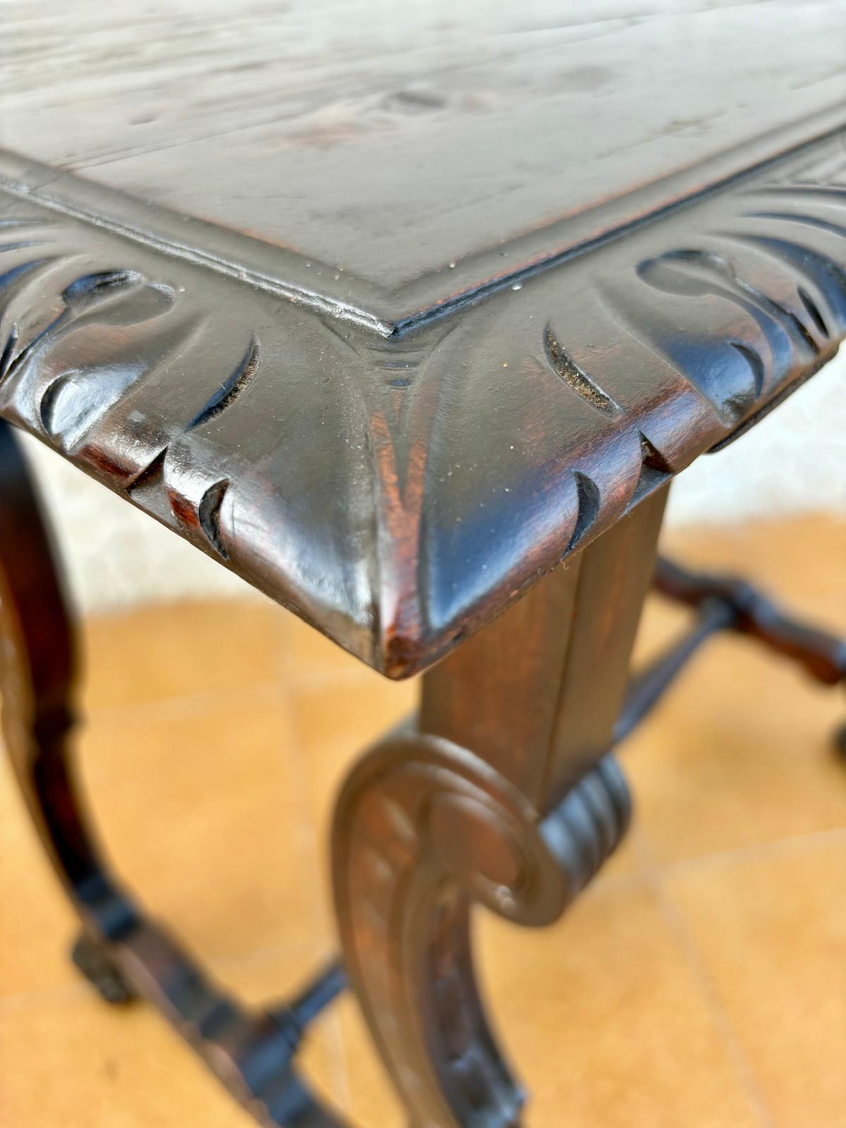 Table d'appoint espagnole baroque du début du 19e siècle avec pieds en lyre et plateau en marqueterie en vente 3