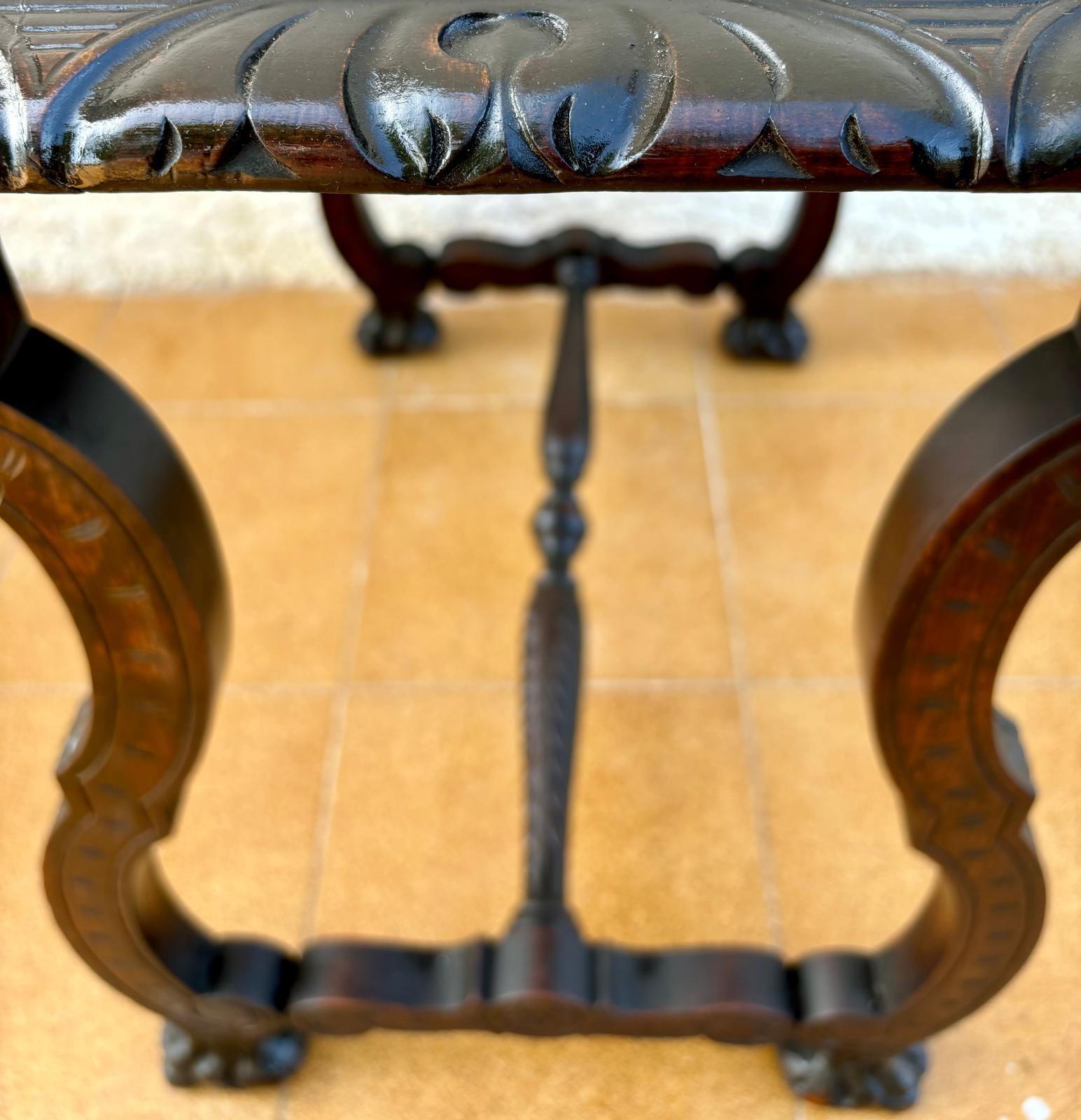 Table d'appoint espagnole baroque du début du 19e siècle avec pieds en lyre et plateau en marqueterie en vente 1