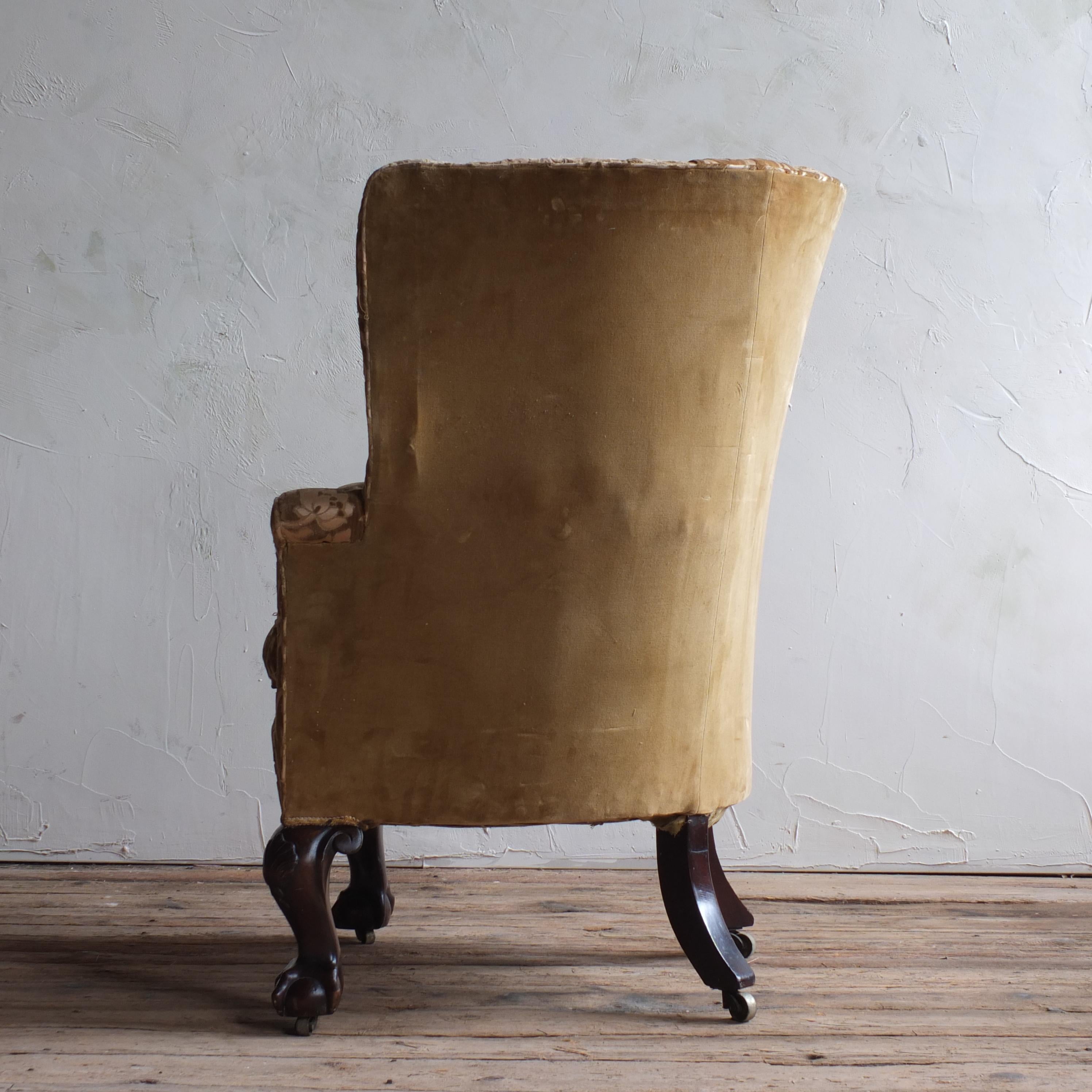 Wood early 19th century Barrel back armchair