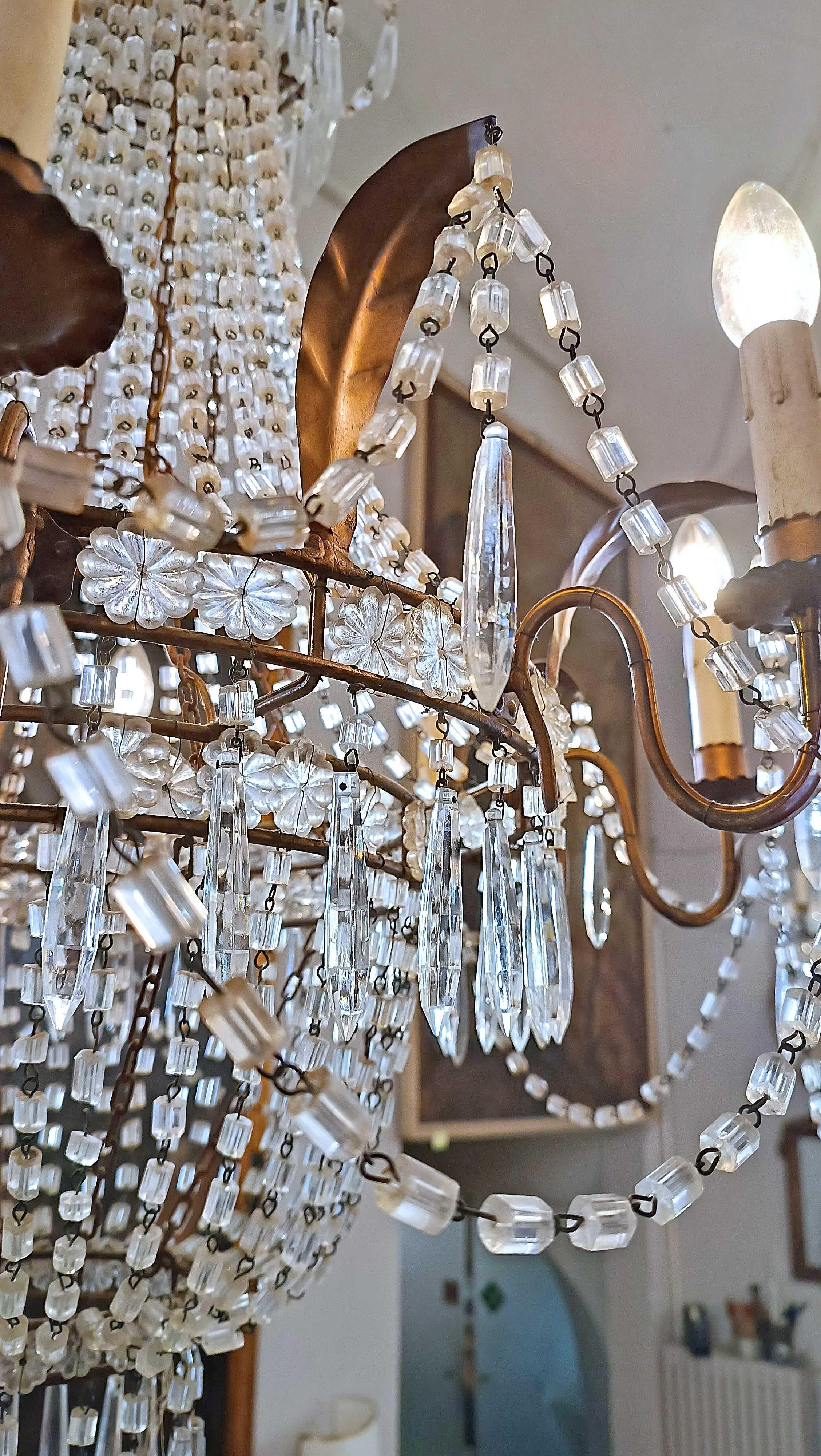 EARLY 19th CENTURY BASKET CHANDELIER IN CRYSTALS AND GILDED IRON in vendita 3